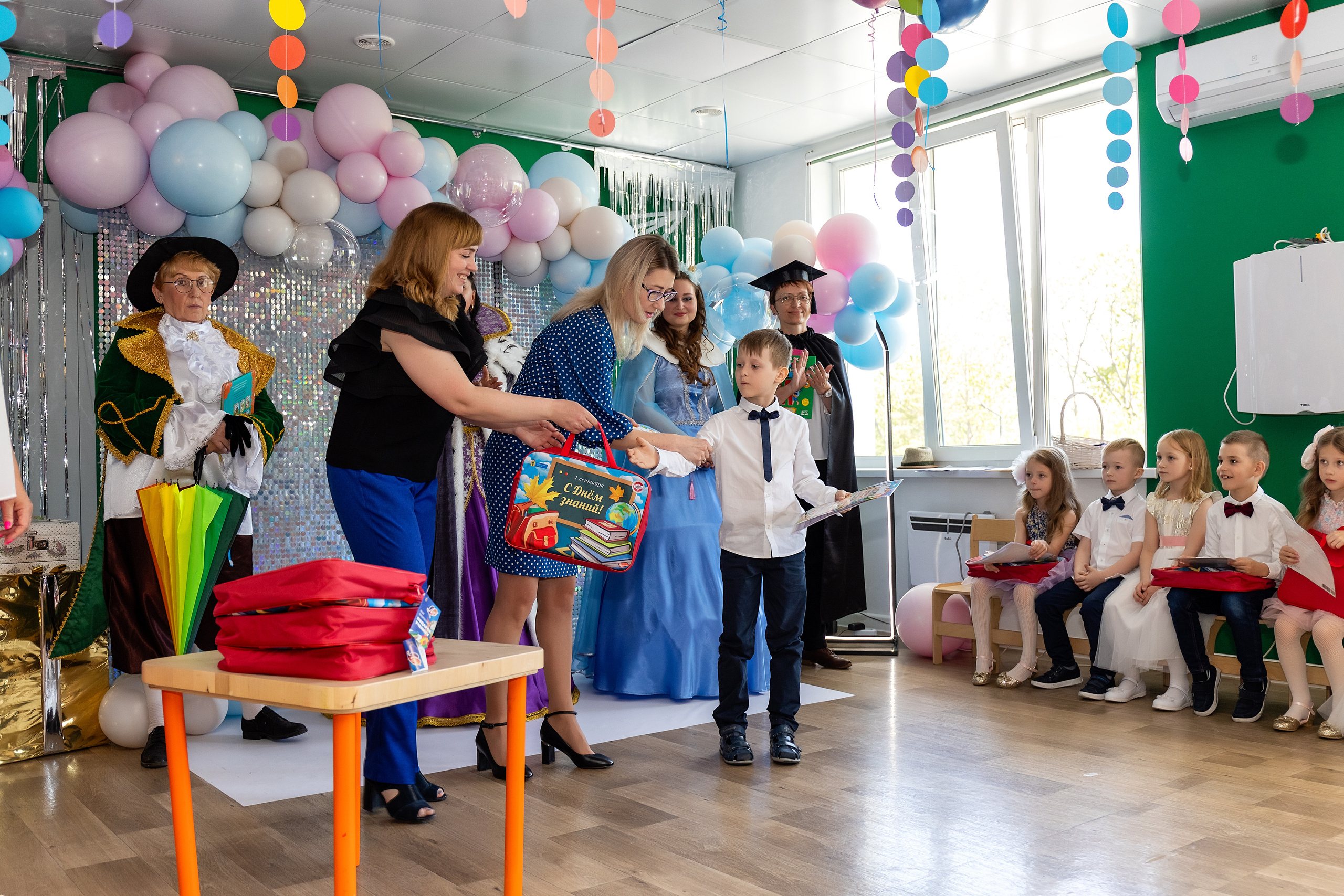 Выпускной. Детский сад 122. Стильный выпускной альбом Владивосток фотограф Вероника Мигачева