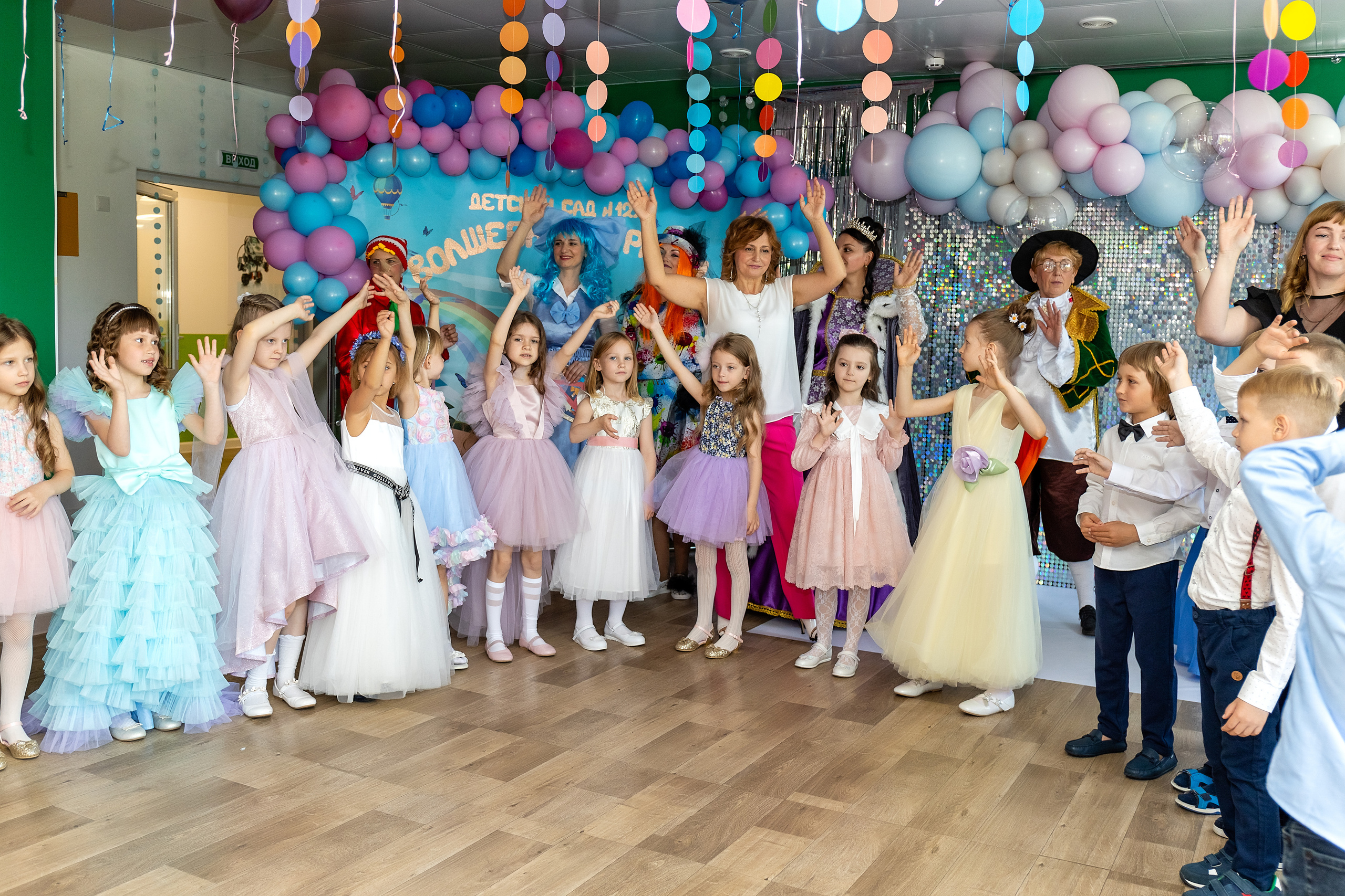 Выпускной. Детский сад 122. Стильный выпускной альбом Владивосток фотограф Вероника Мигачева