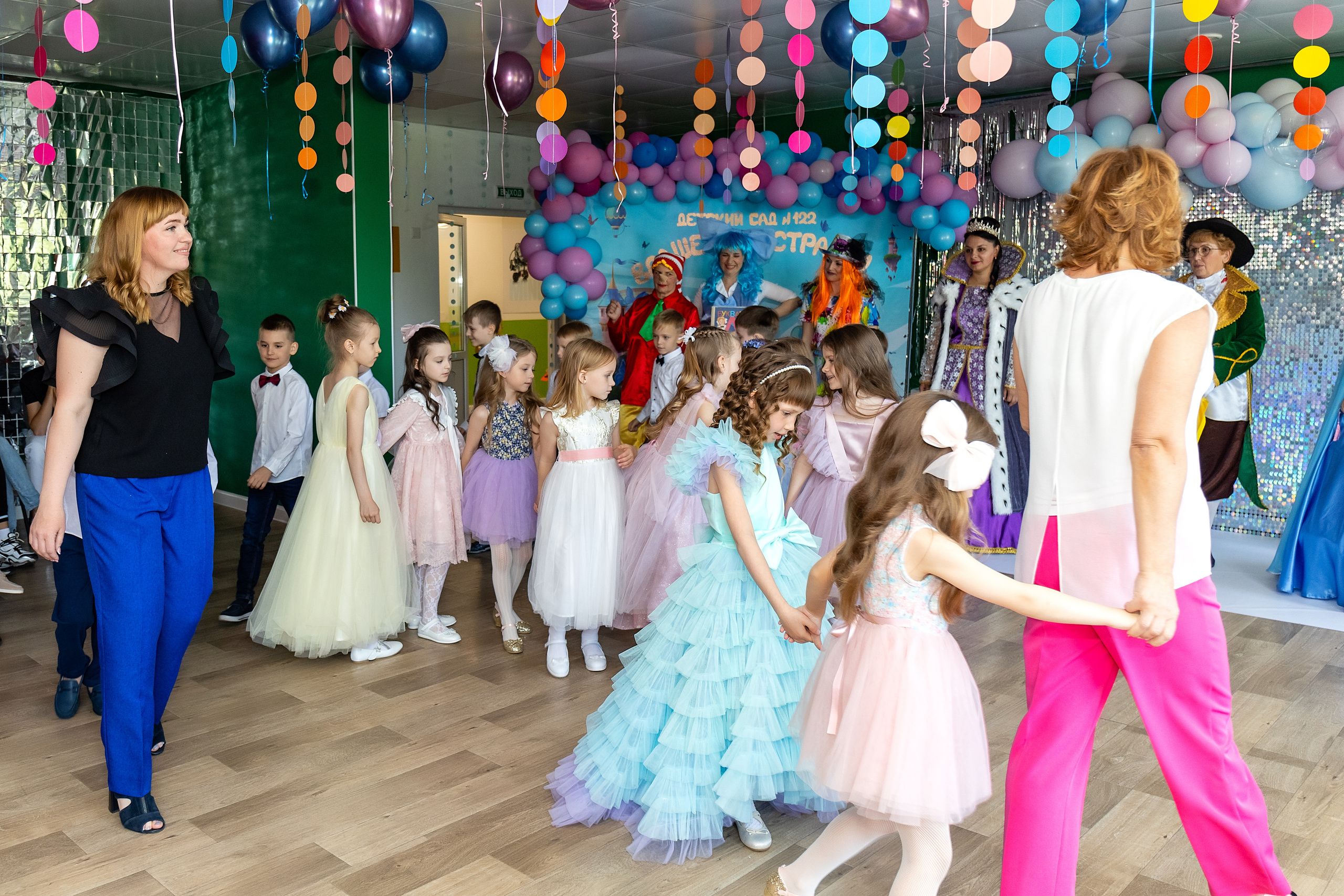 Выпускной. Детский сад 122. Стильный выпускной альбом Владивосток фотограф Вероника Мигачева