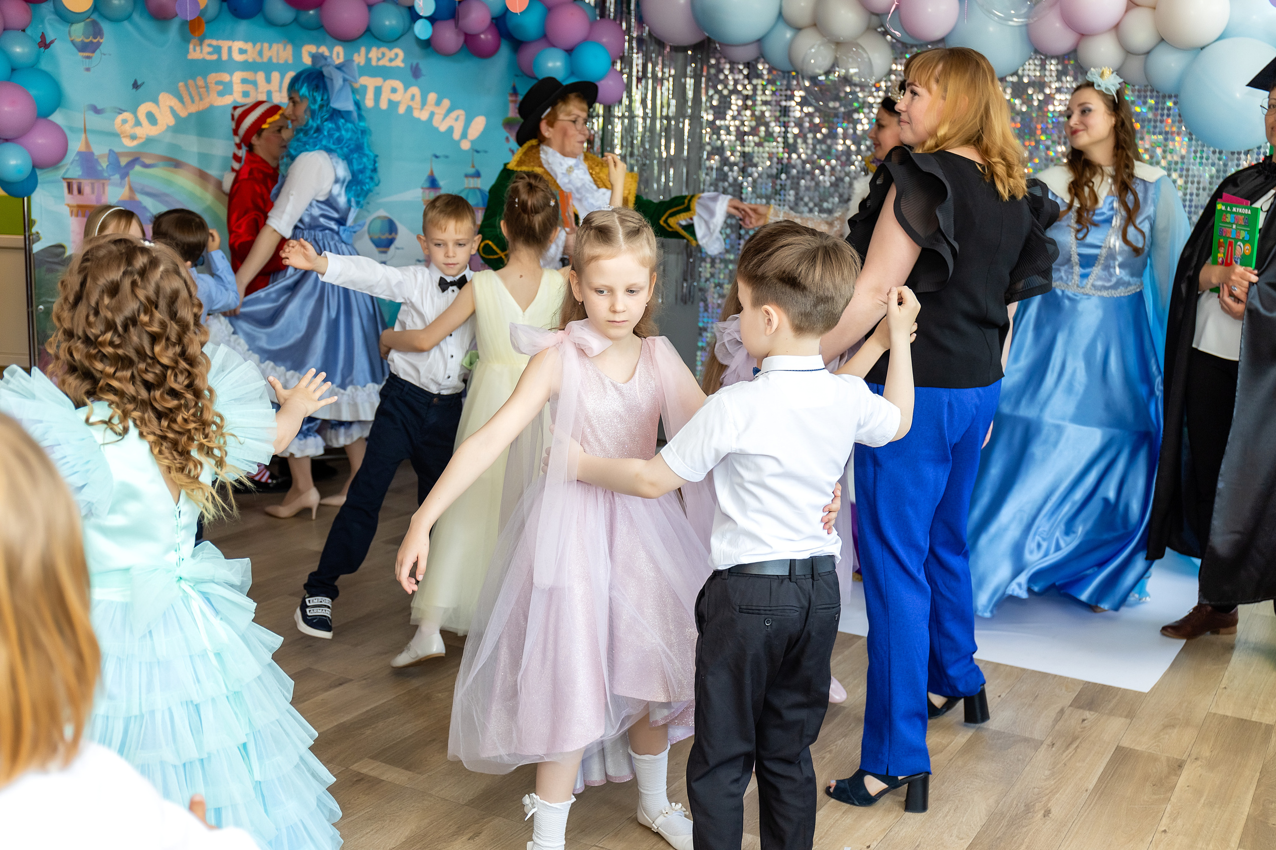 Выпускной. Детский сад 122. Стильный выпускной альбом Владивосток фотограф Вероника Мигачева