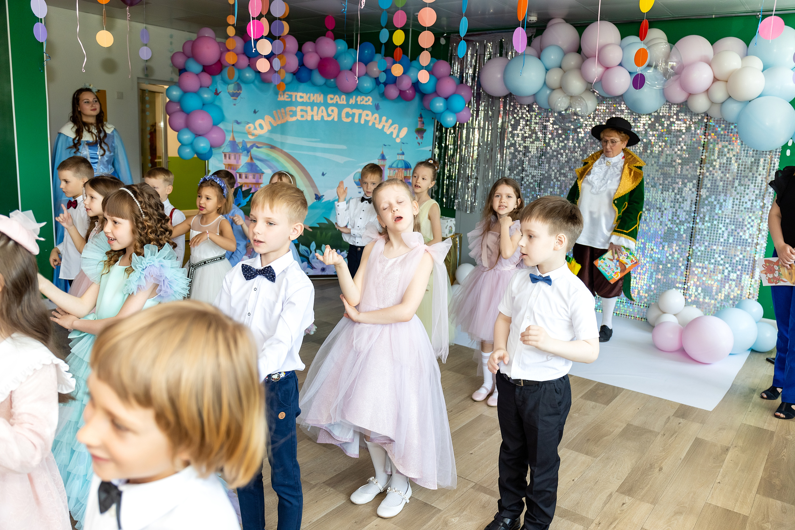 Выпускной. Детский сад 122. Стильный выпускной альбом Владивосток фотограф Вероника Мигачева
