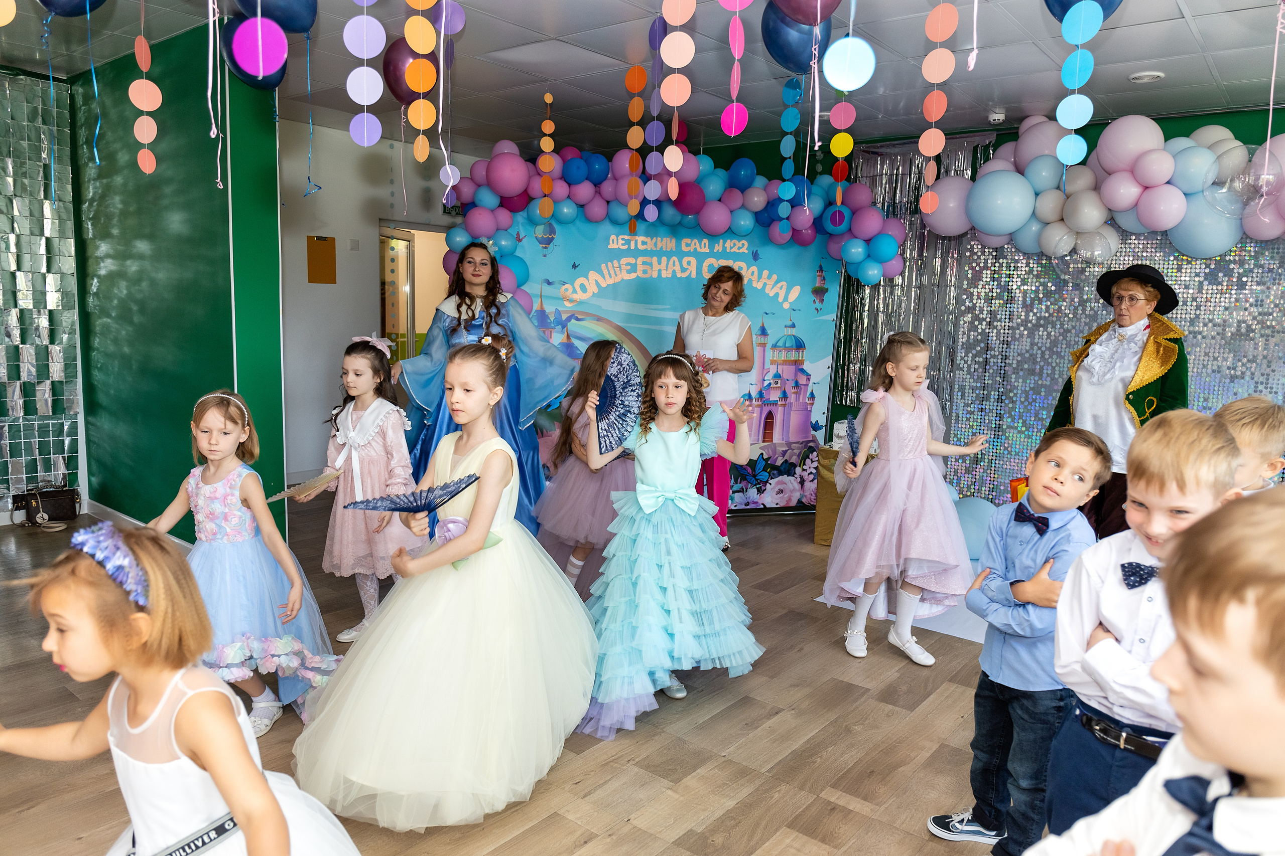 Выпускной. Детский сад 122. Стильный выпускной альбом Владивосток фотограф Вероника Мигачева