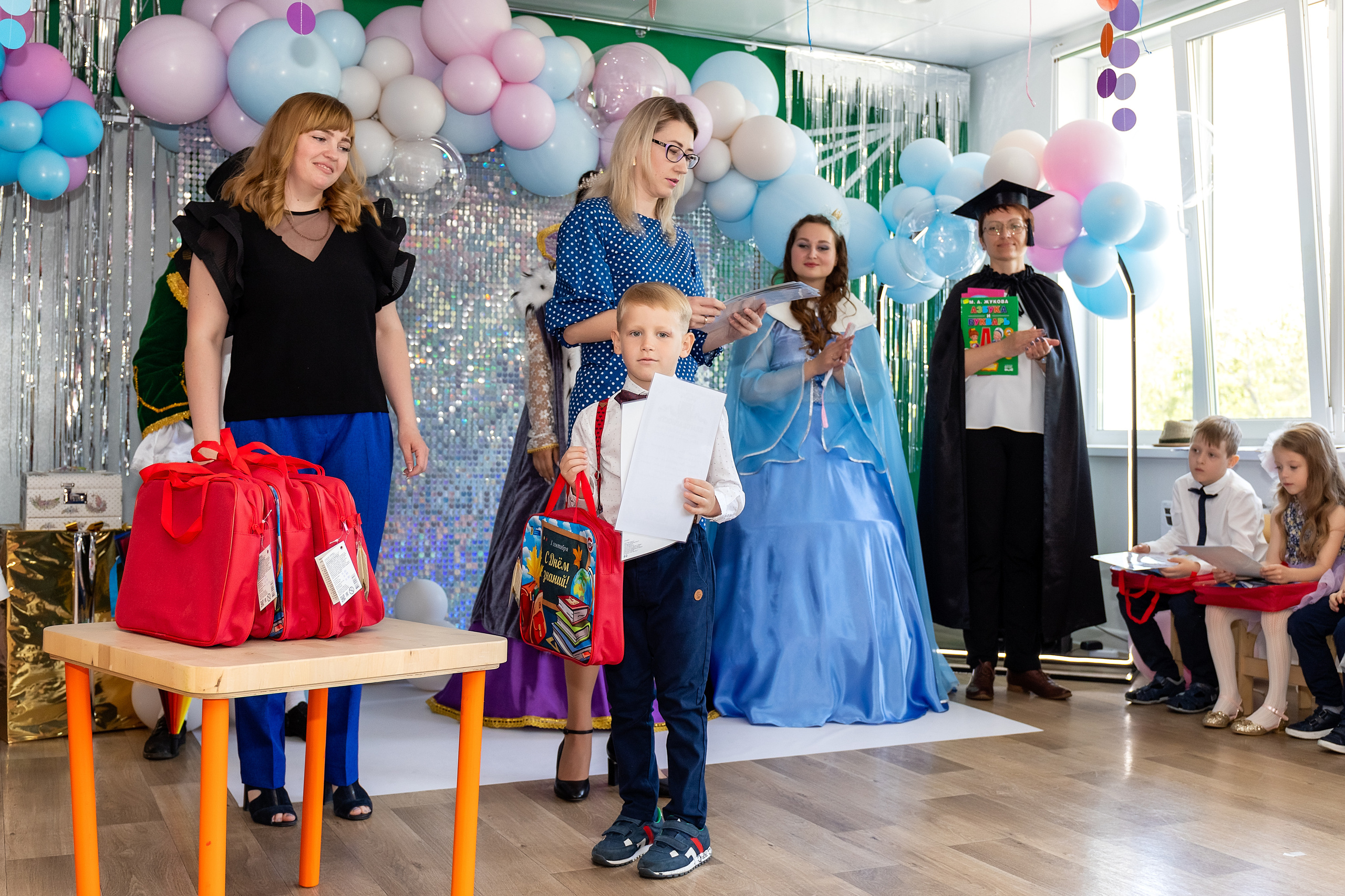Выпускной. Детский сад 122. Стильный выпускной альбом Владивосток фотограф Вероника Мигачева