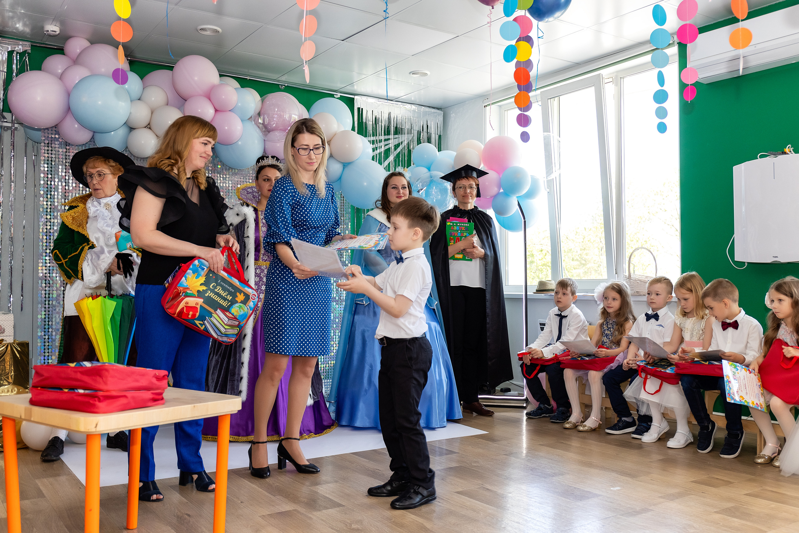 Выпускной. Детский сад 122. Стильный выпускной альбом Владивосток фотограф Вероника Мигачева