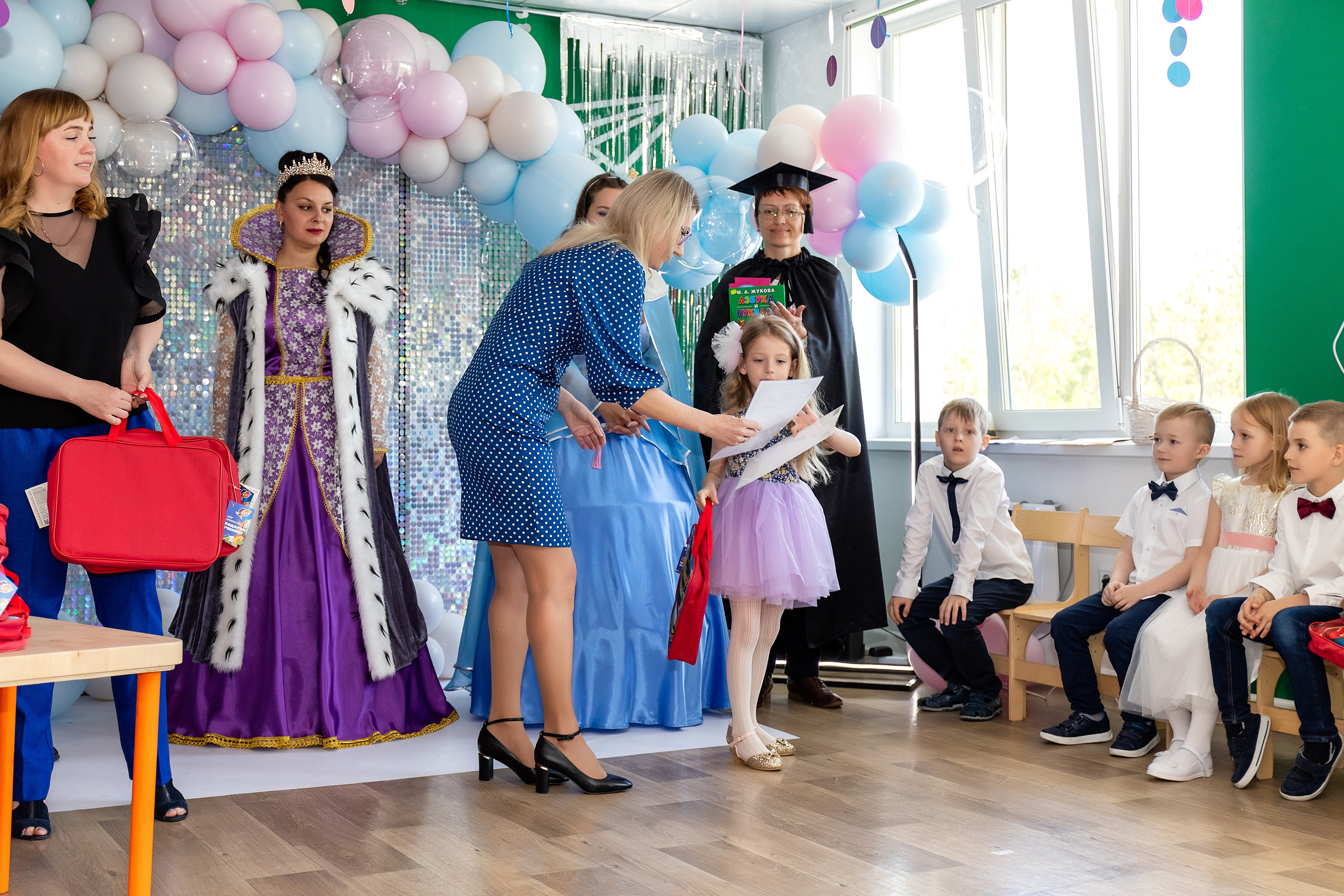 Выпускной. Детский сад 122. Стильный выпускной альбом Владивосток фотограф Вероника Мигачева