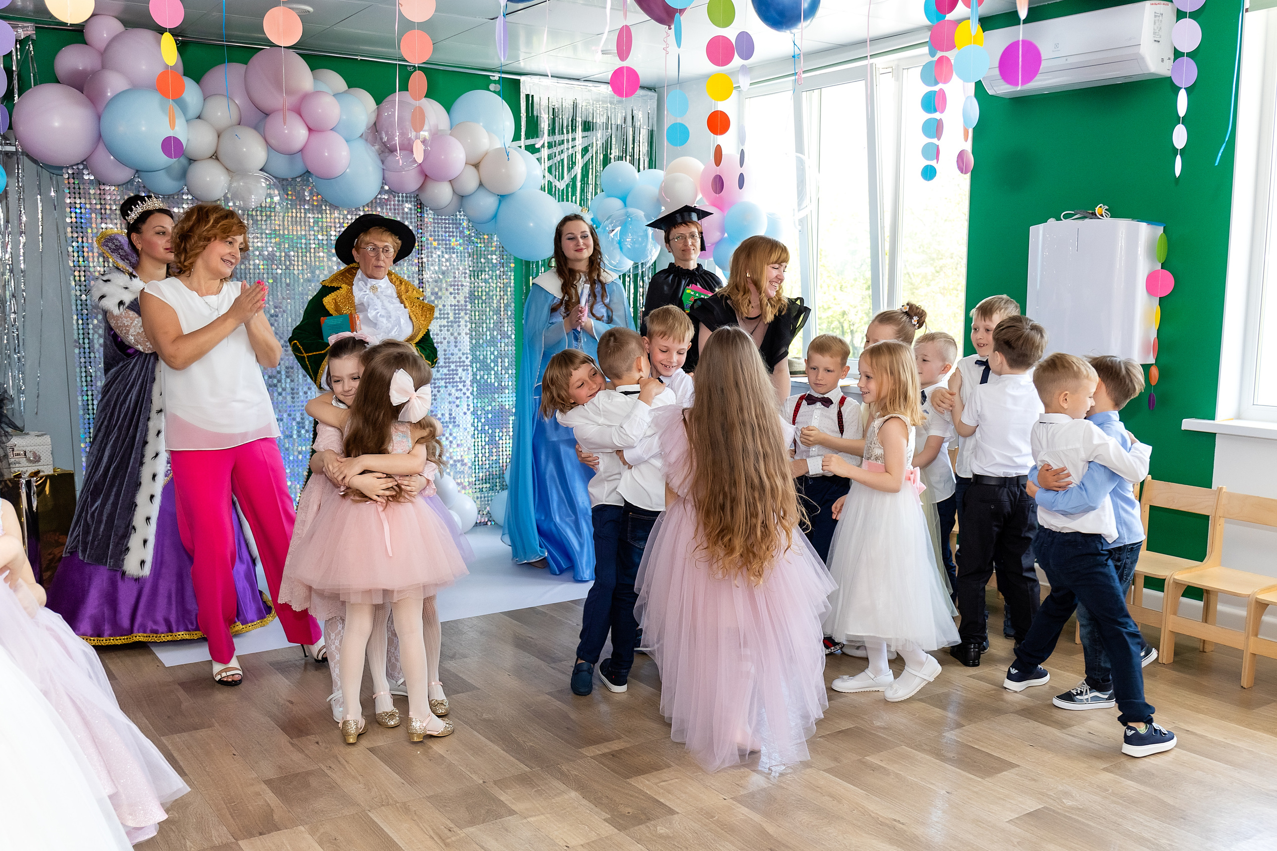 Выпускной. Детский сад 122. Стильный выпускной альбом Владивосток фотограф Вероника Мигачева