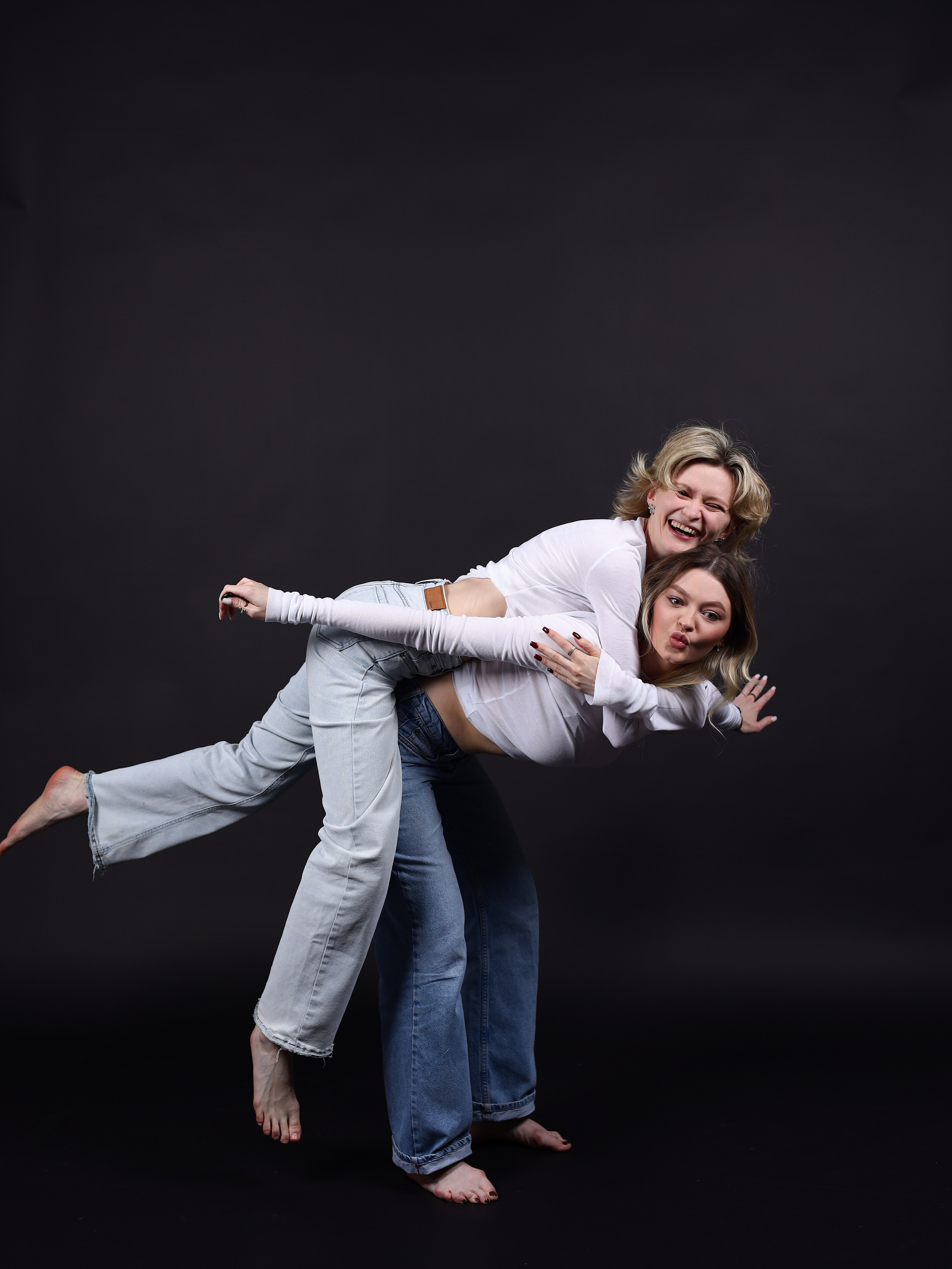 Дарья и Анна. Фотостудия без фотографа Чехов. Первая студия автопортрета в Чехове