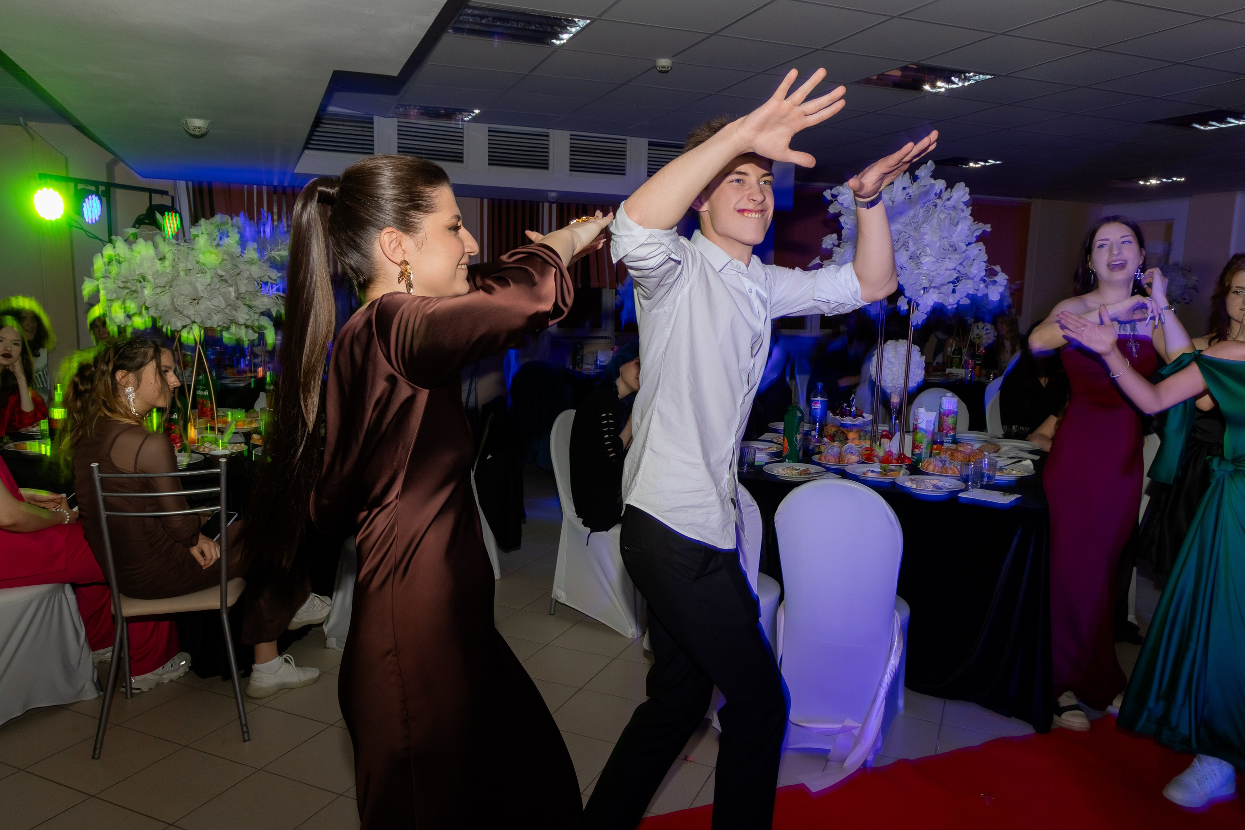 Школьный выпускной 2025 год в Минске, Беларуси. Свадебный фотограф в Минске/Беларуси Сергей Спиридонов