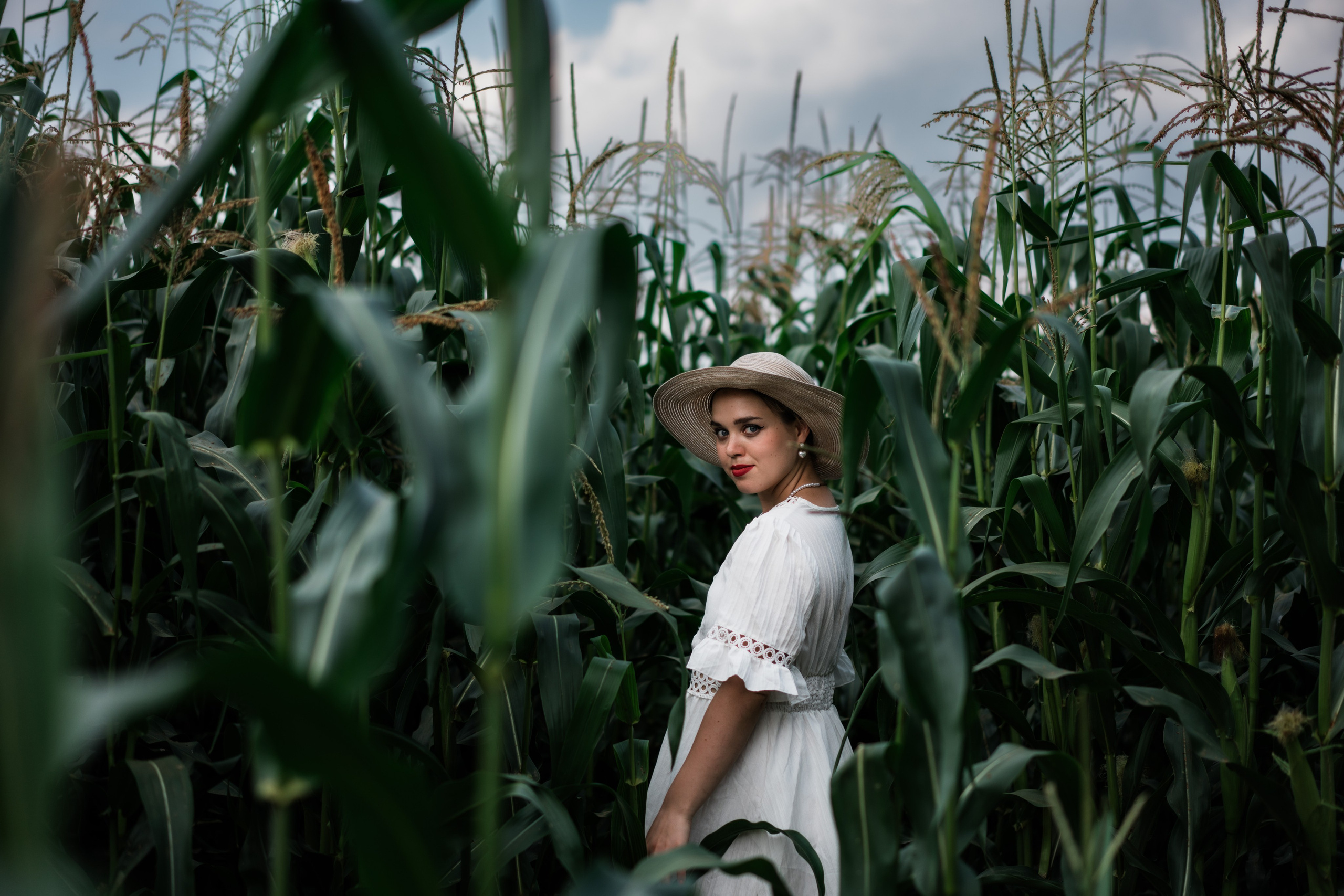 Арт-фотография, фотосъемка в кукурузном поле