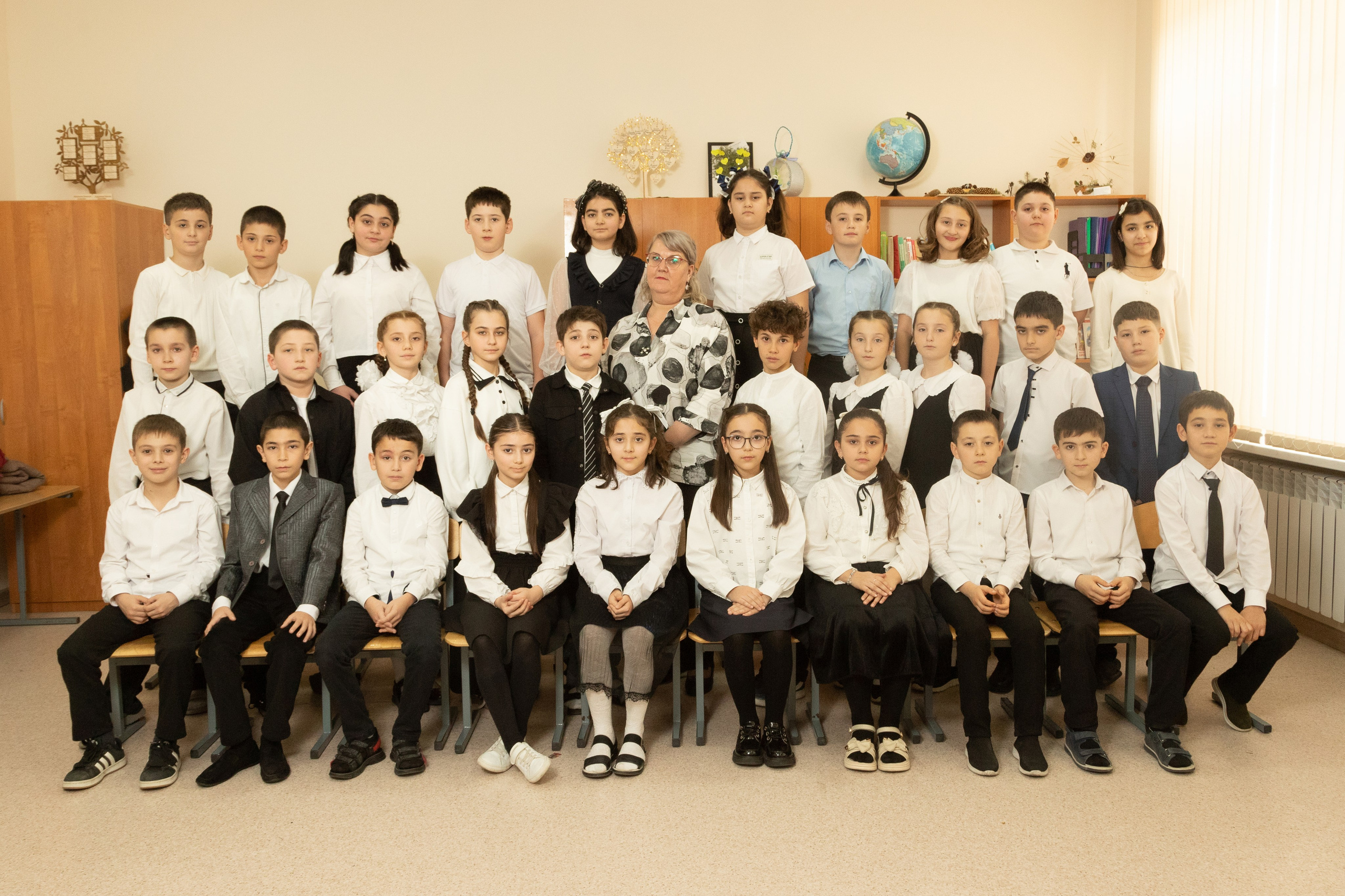 4 класс. Школьный фотограф в г. Нальчик Галимат Абитова