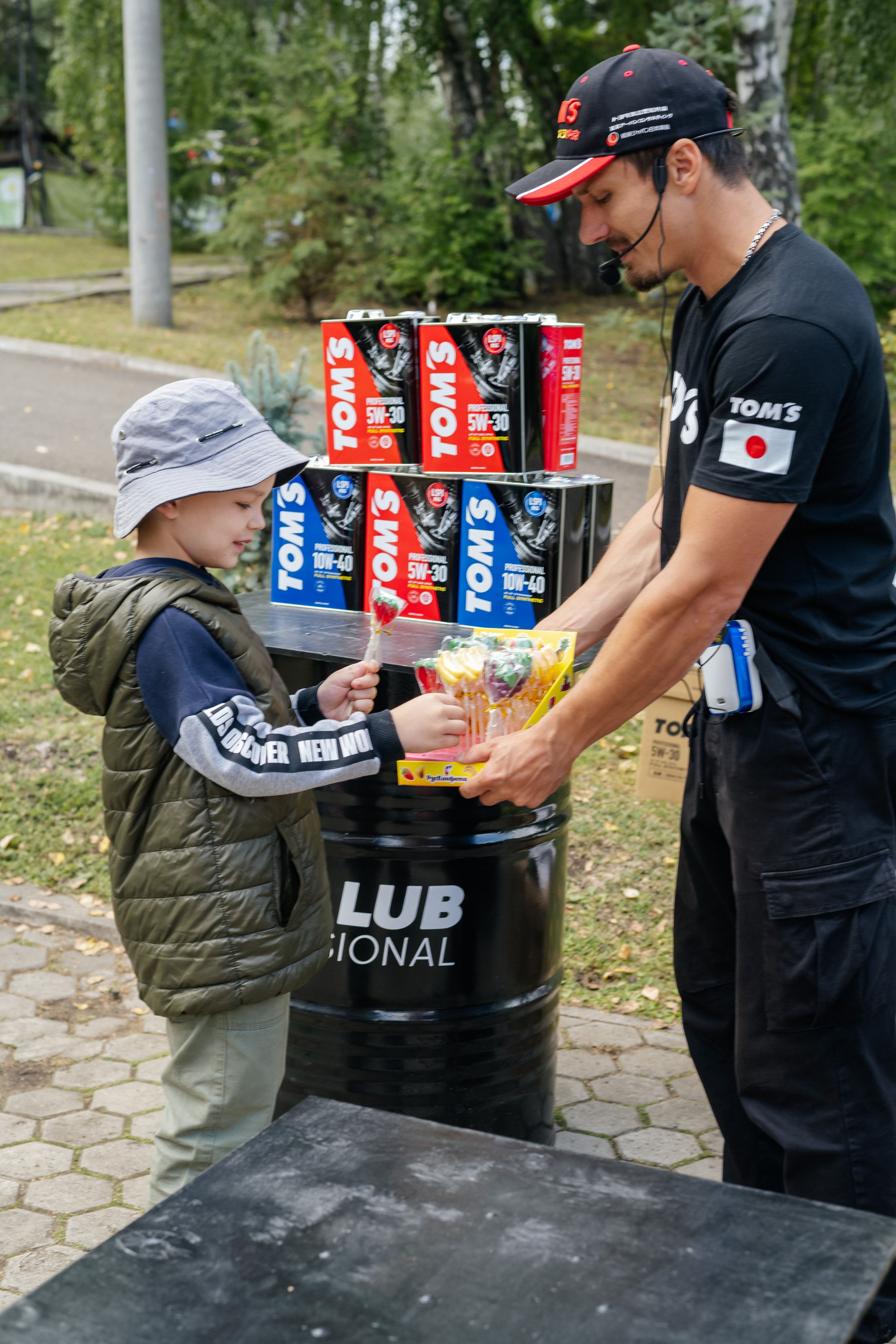 Моторное масло Tom's. Фотограф в Красноярске