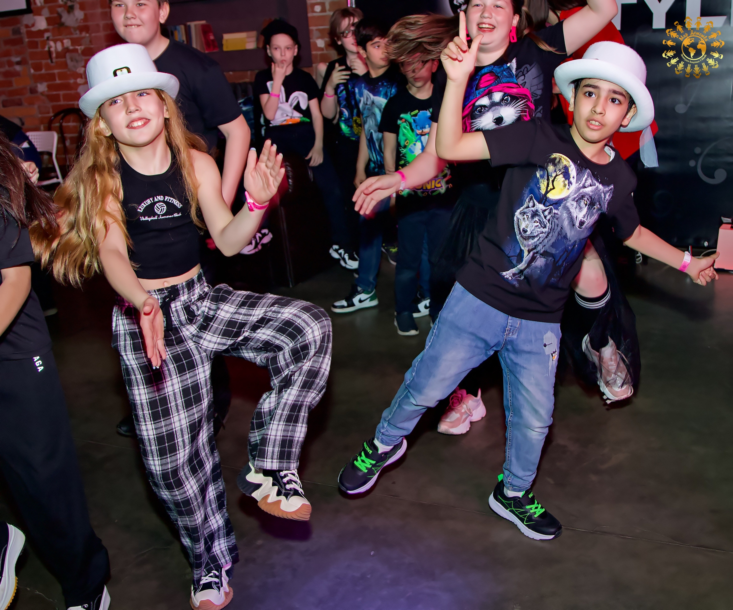 Выпускной 2023 (Школа 667, 4-й класс). Репортажная съемка в Москве и области. Анималистика