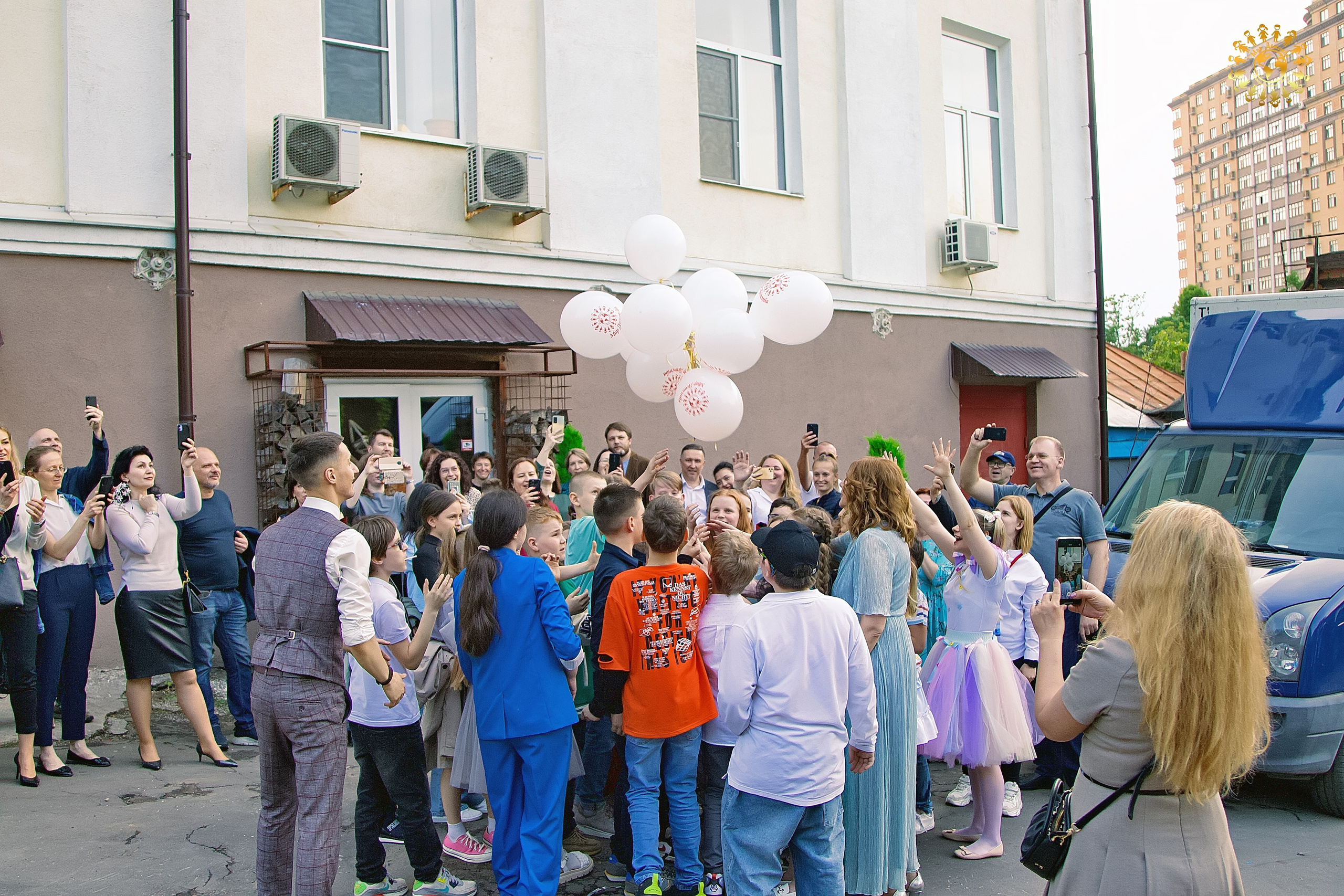 Выпускной 2023 (Школа 109, 4-й класс). Репортажная съемка в Москве и области. Анималистика