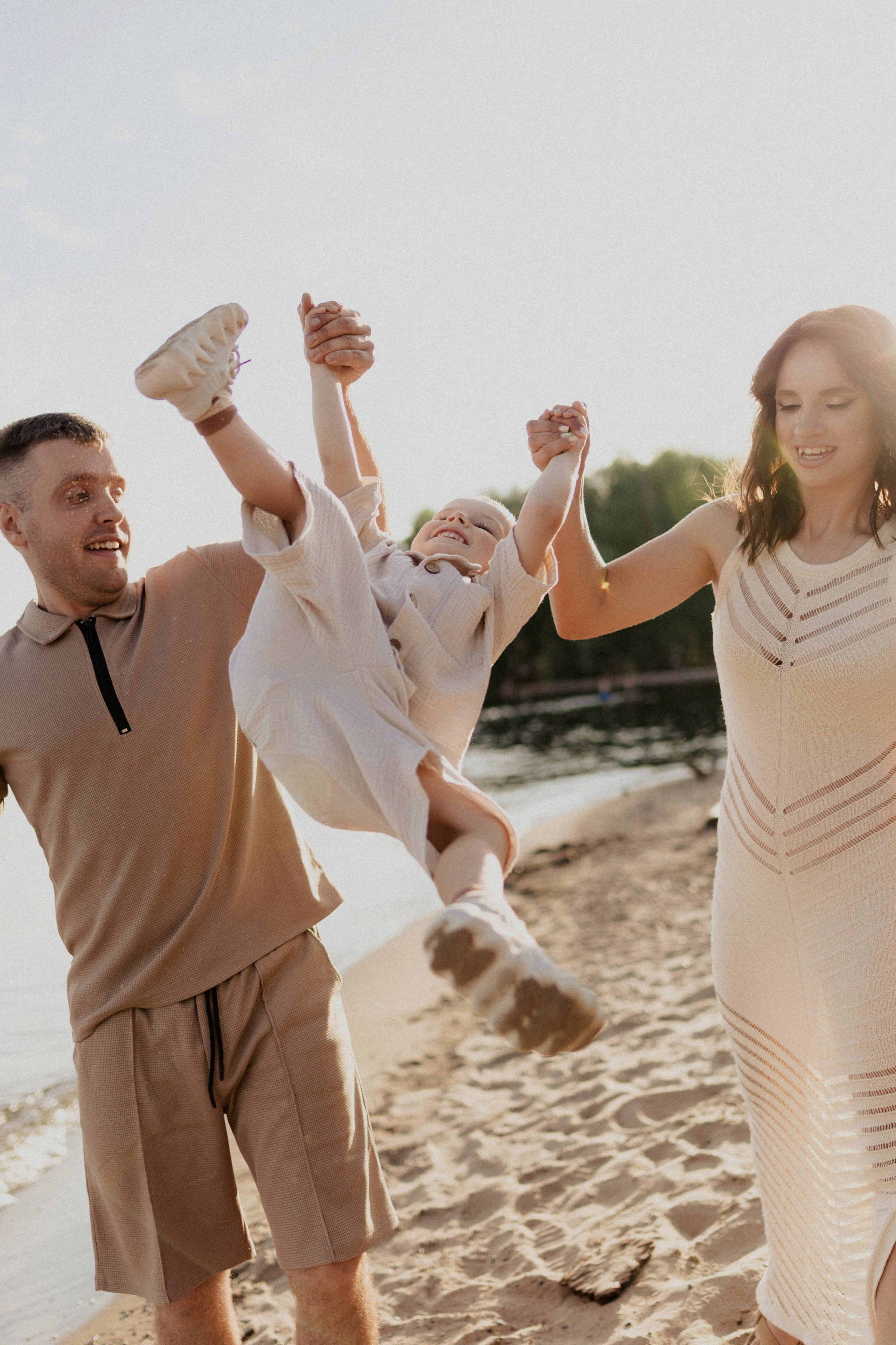 Вова, Лена и Егор. Свадебный фотограф Чайковский