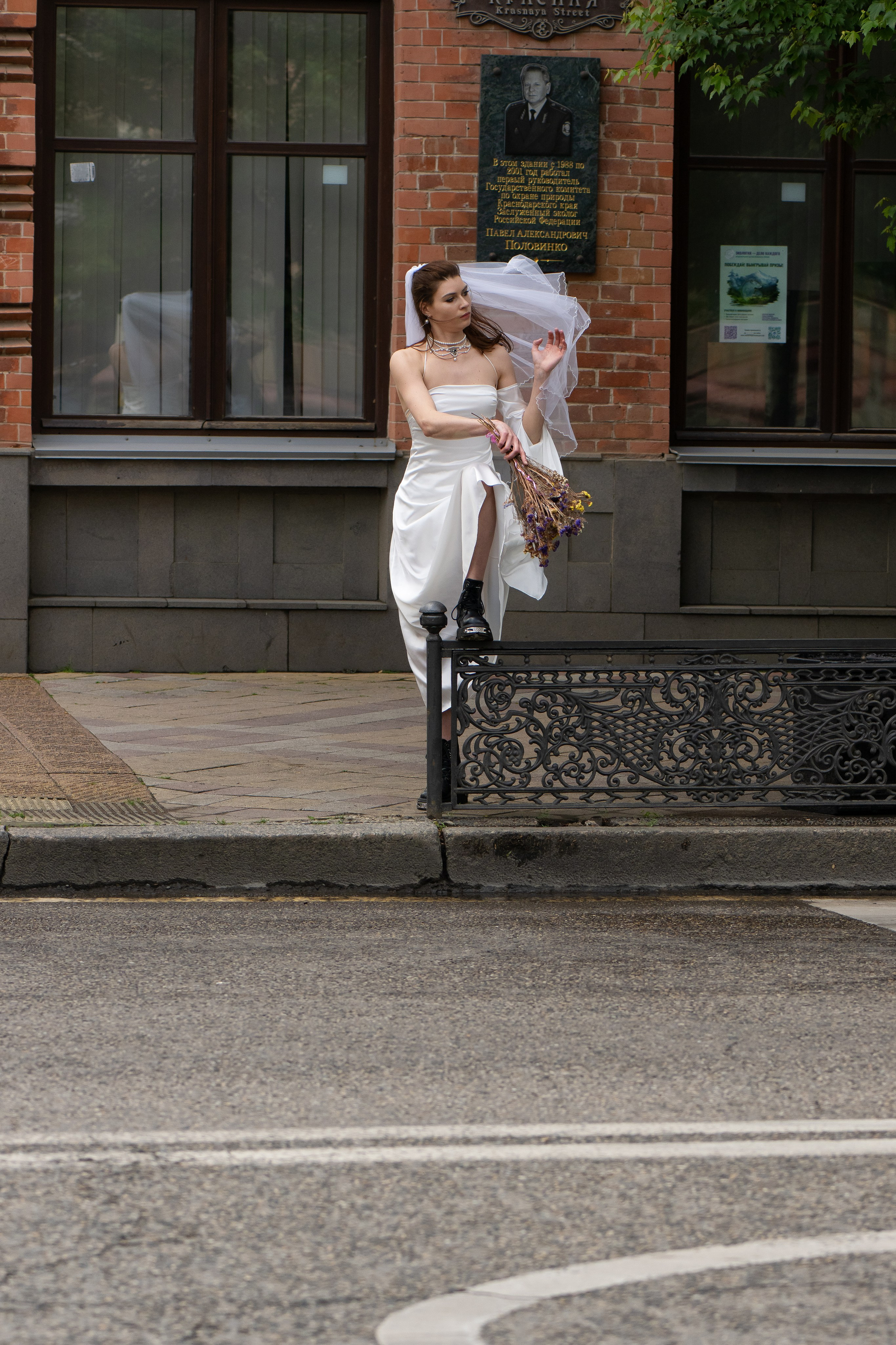 СБЕЖАВШАЯ НЕВЕСТА (история в каждом кадре). Главная