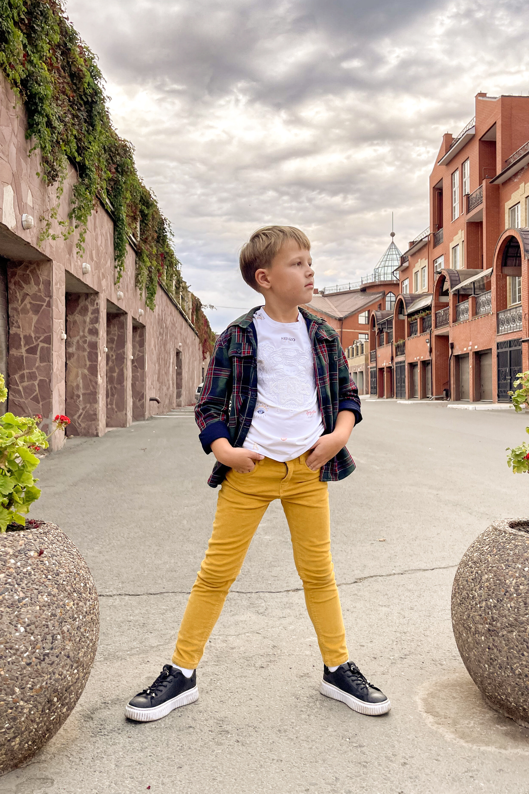 Мирон идет в школу. Фотограф в Оренбурге. Профессиональный фотограф