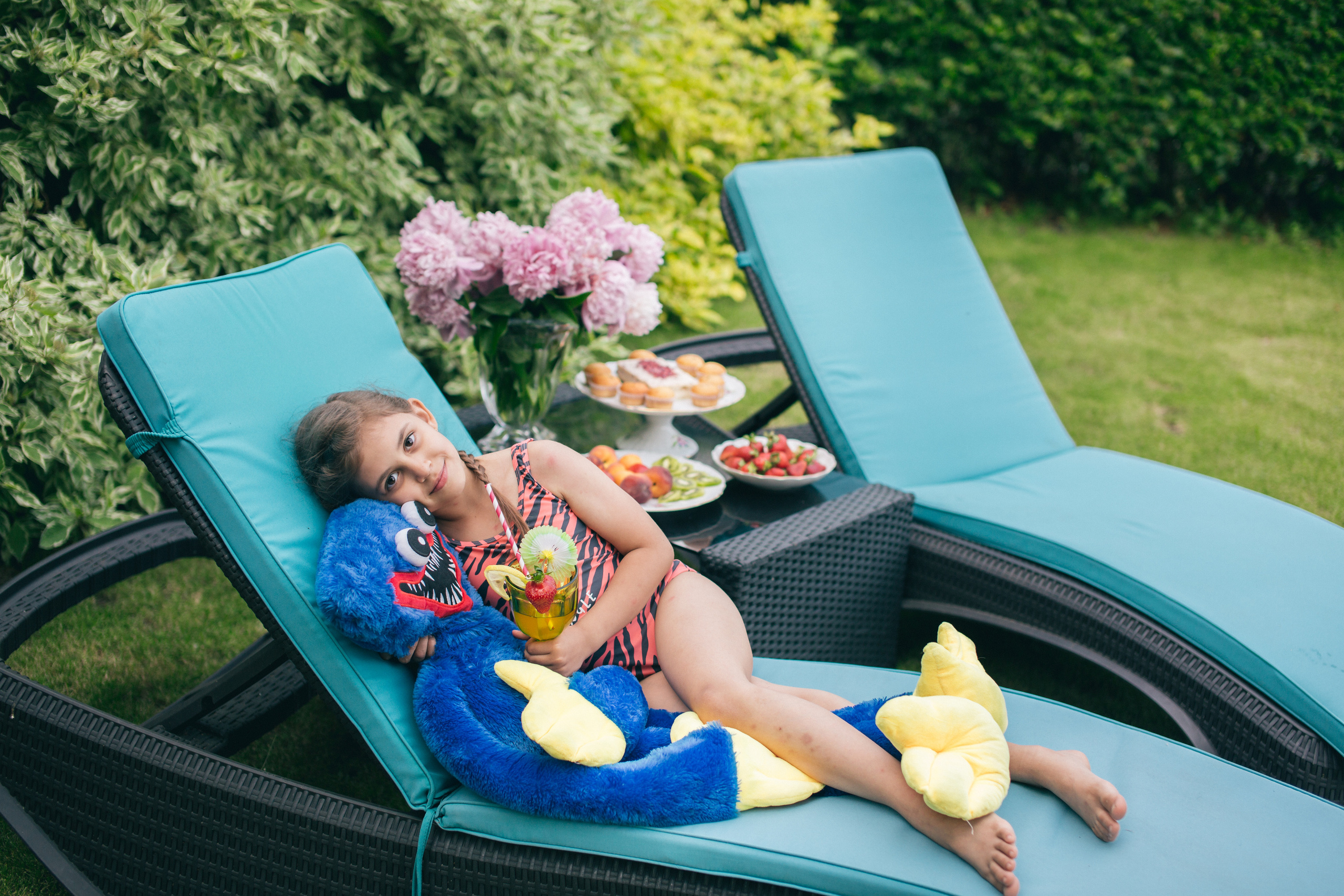 Семейная фотосессия в пионах. Фотограф в Оренбурге. Профессиональный фотограф