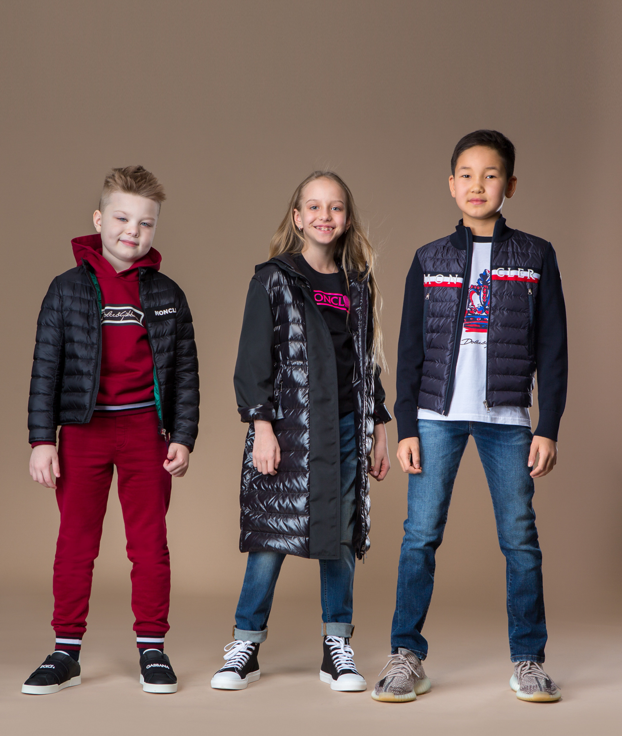 Рекламная съёмка для магазина Силуэт. Фотограф в Оренбурге. Профессиональный фотограф