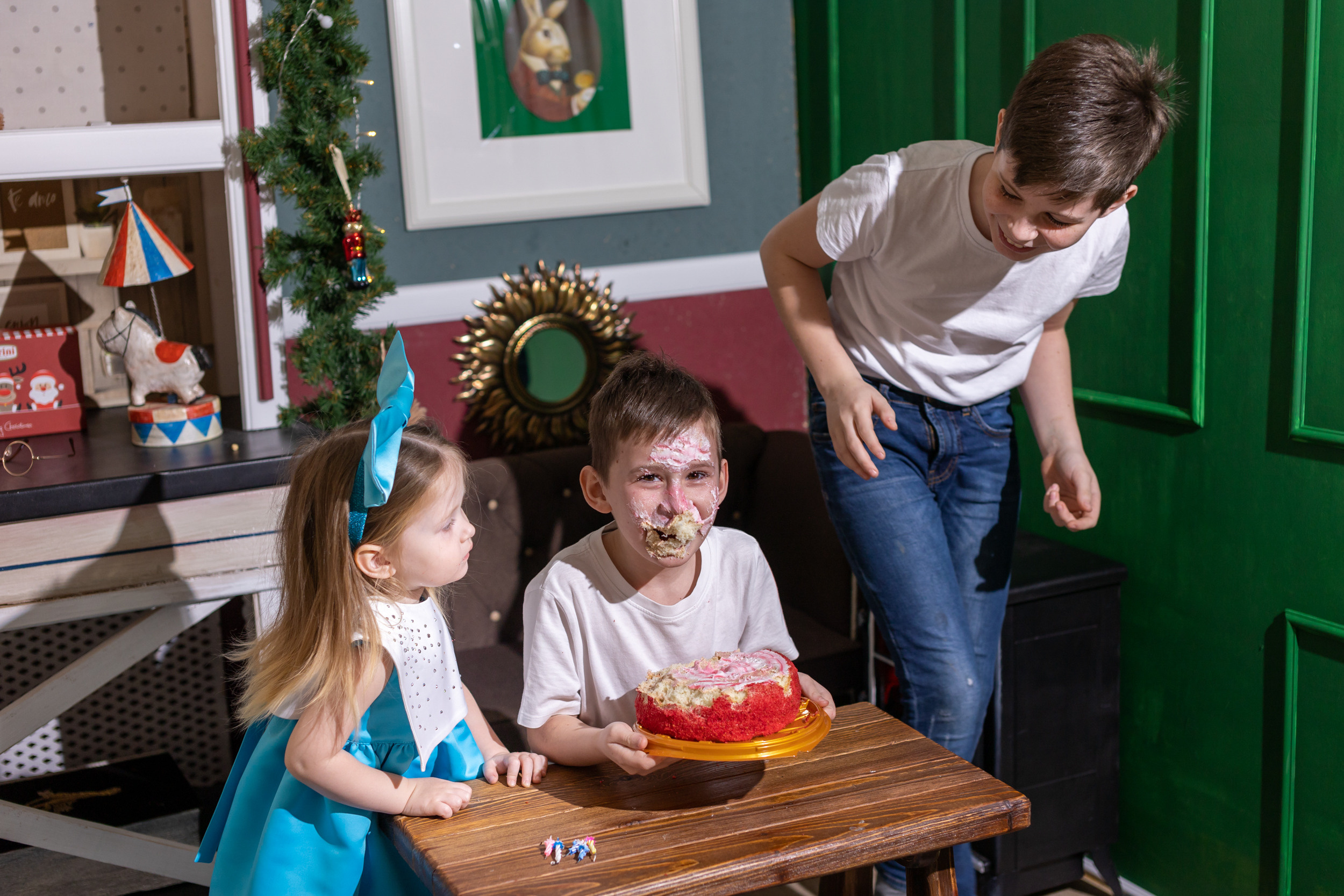 Семейная студийная фотосессия. Фотограф в Оренбурге. Профессиональный фотограф