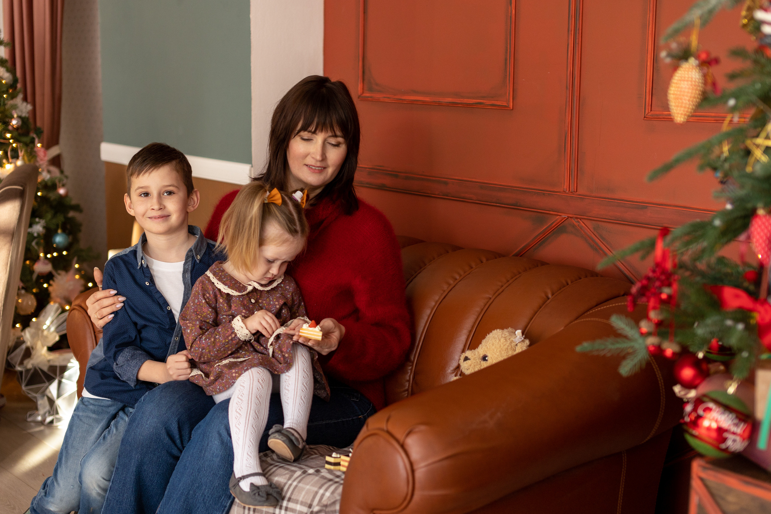 Семейная студийная фотосессия. Фотограф в Оренбурге. Профессиональный фотограф