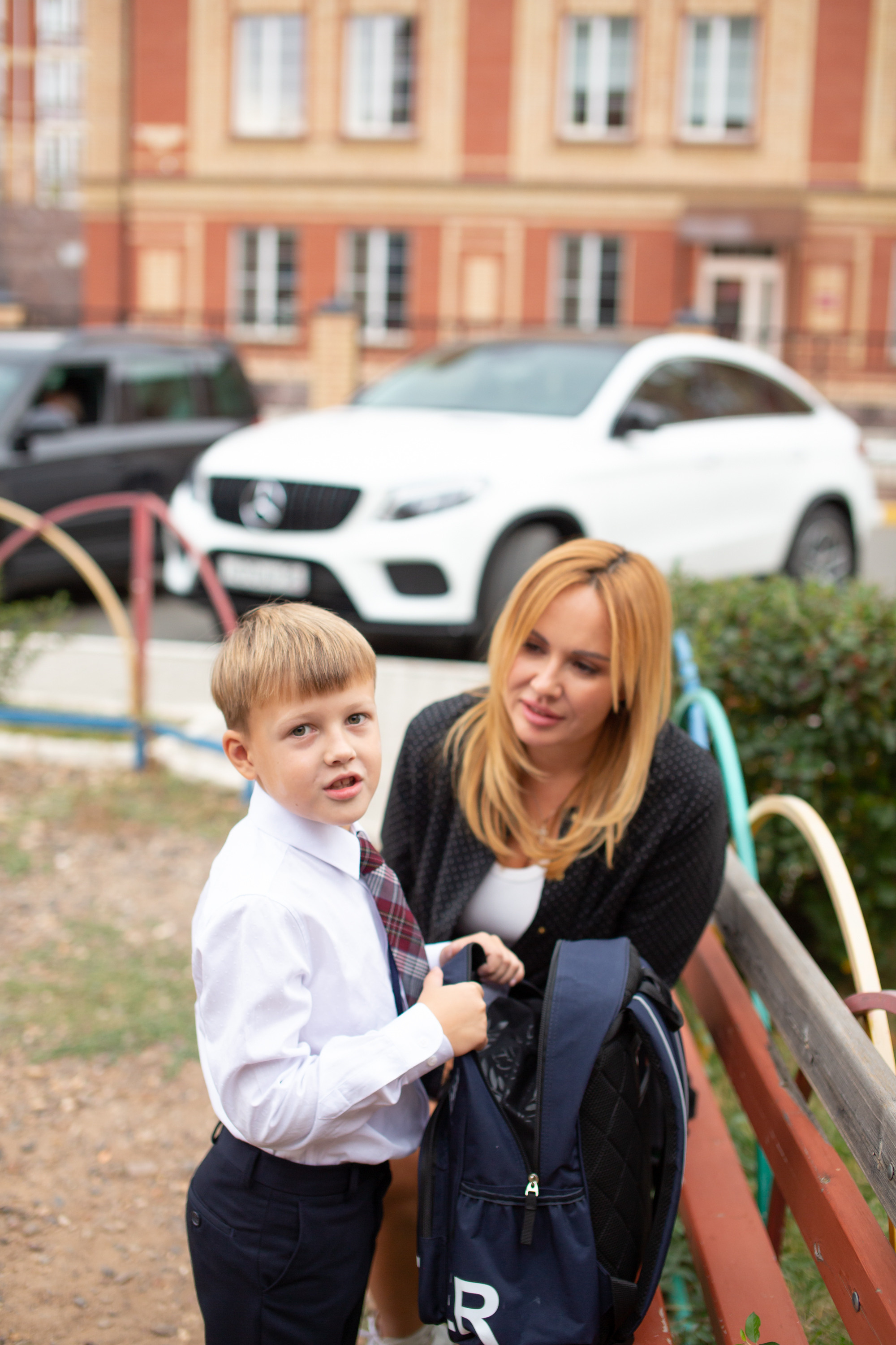 Мирон идет в школу. Фотограф в Оренбурге. Профессиональный фотограф