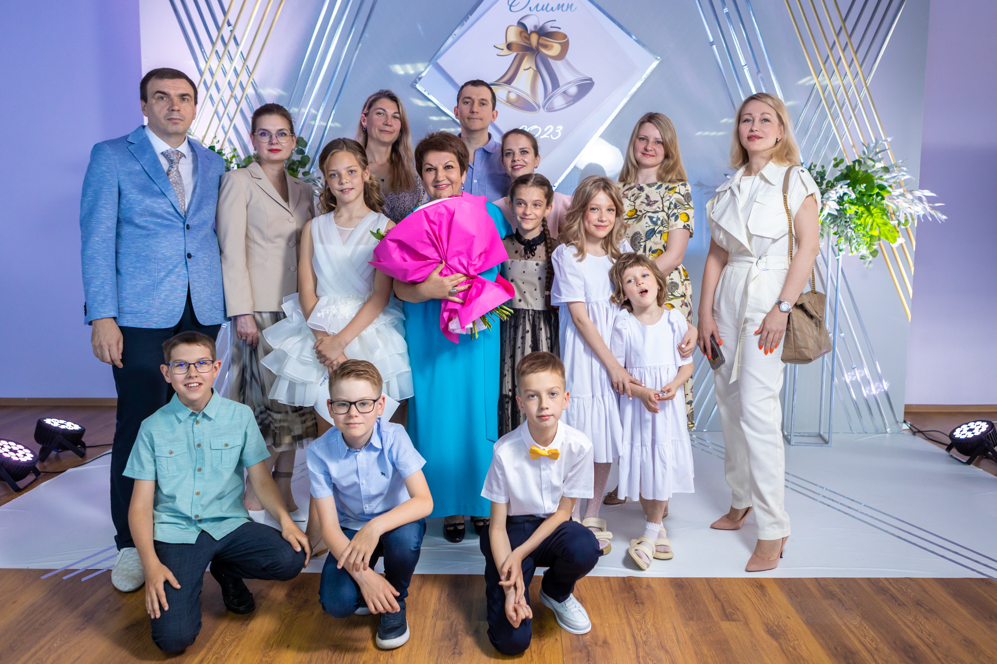 Выпускной 4а в школе «Олимп». Фотограф в Оренбурге. Профессиональный фотограф