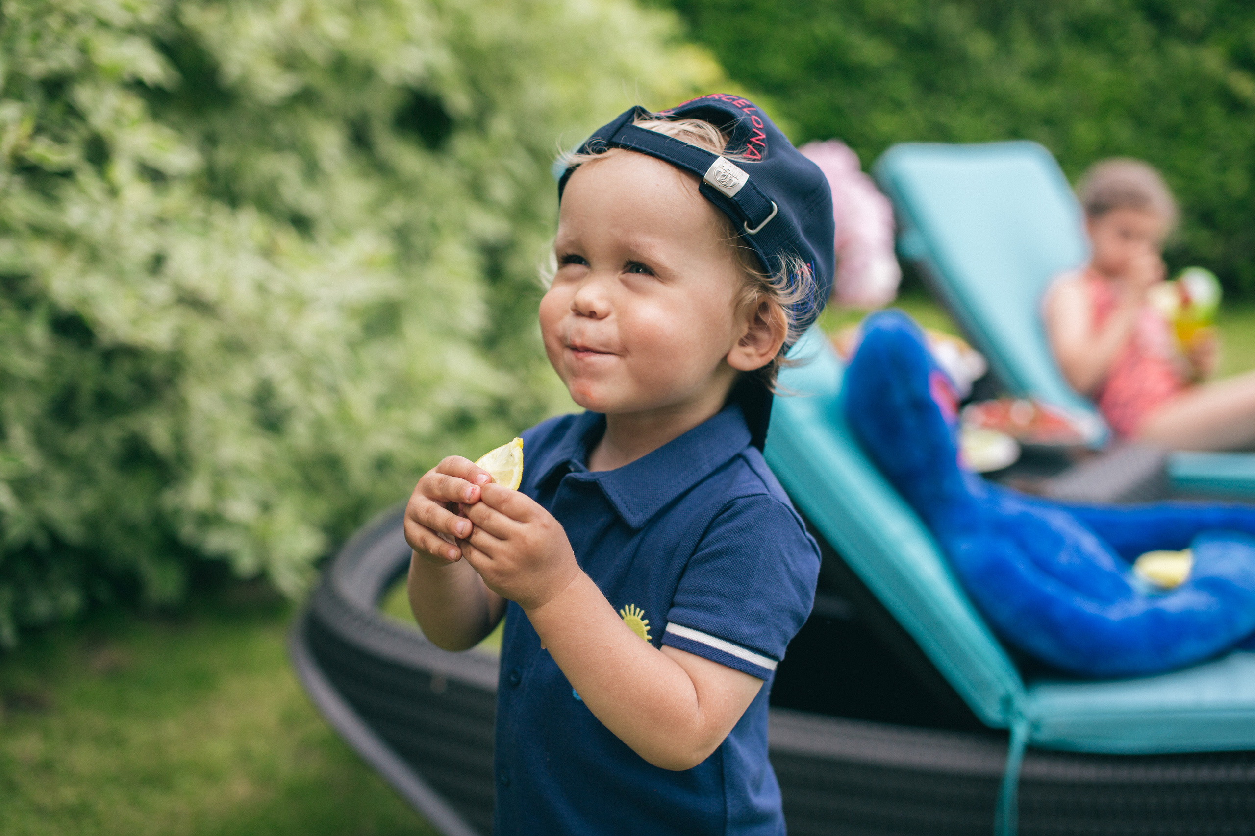 Семейная фотосессия в пионах. Фотограф в Оренбурге. Профессиональный фотограф