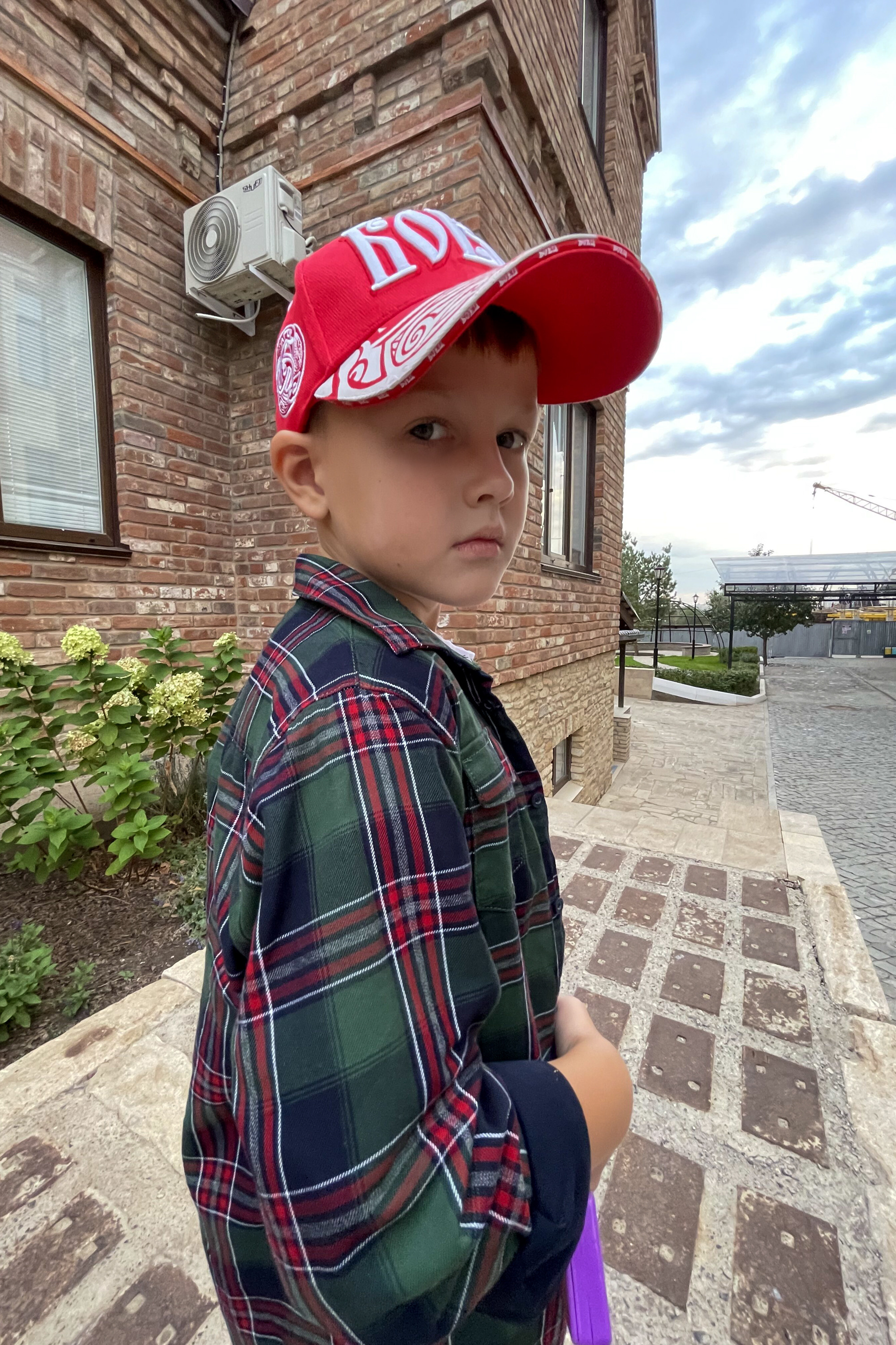 Мирон идет в школу. Фотограф в Оренбурге. Профессиональный фотограф