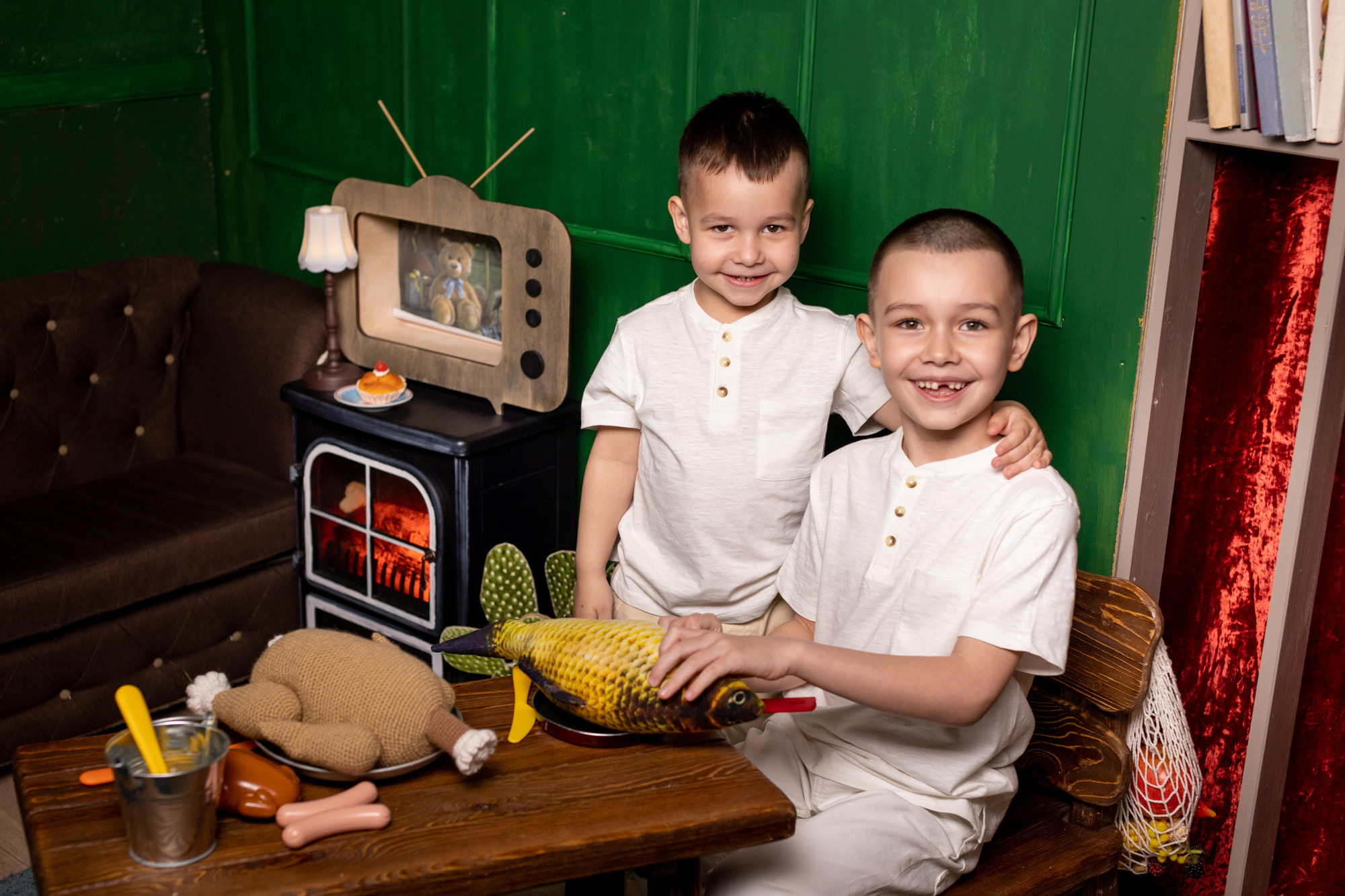 Семейная фотосессия в студии. Фотограф в Оренбурге. Профессиональный фотограф