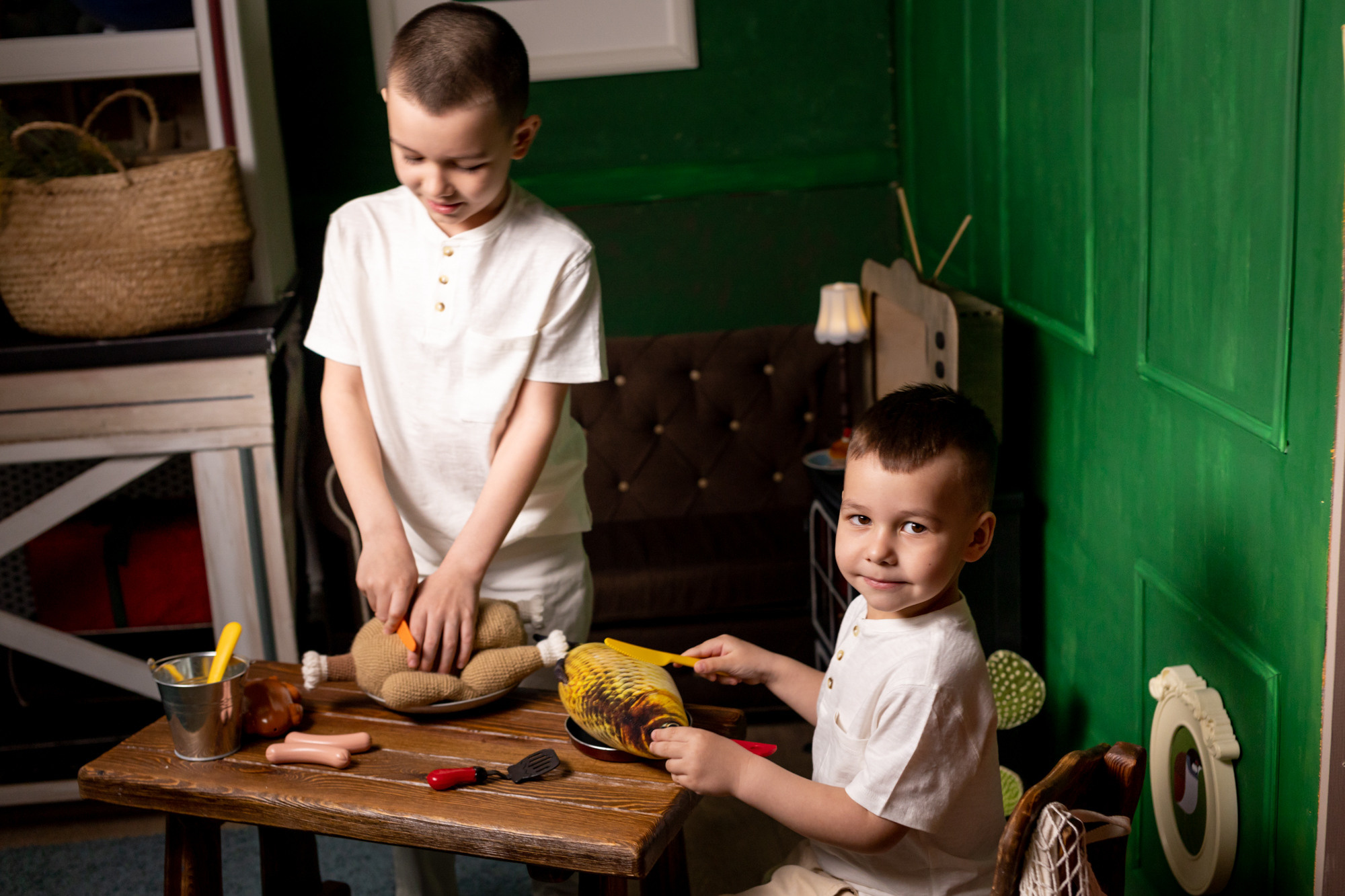 Семейная фотосессия в студии. Фотограф в Оренбурге. Профессиональный фотограф