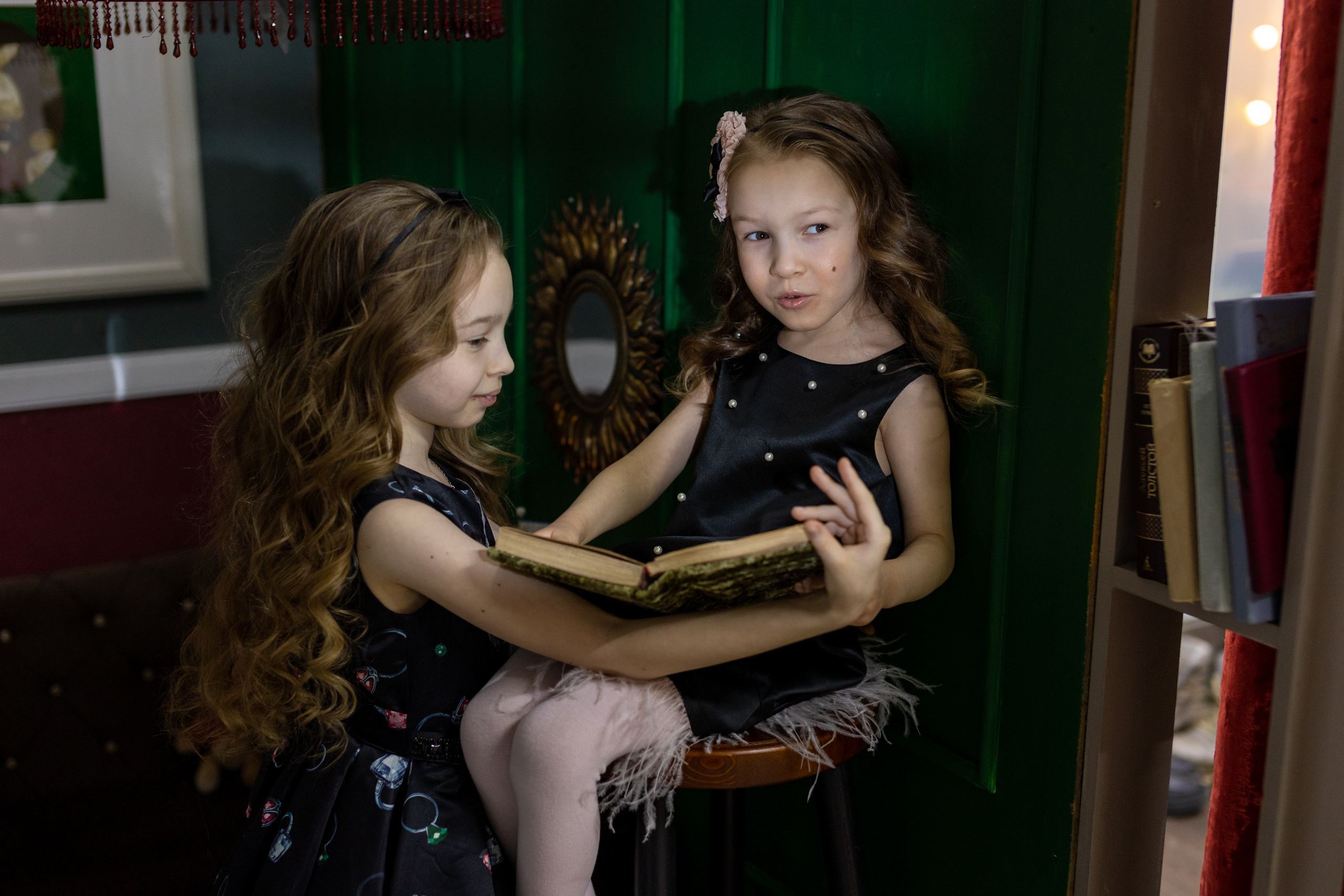 Семейная фотосессия в студии. Фотограф в Оренбурге. Профессиональный фотограф