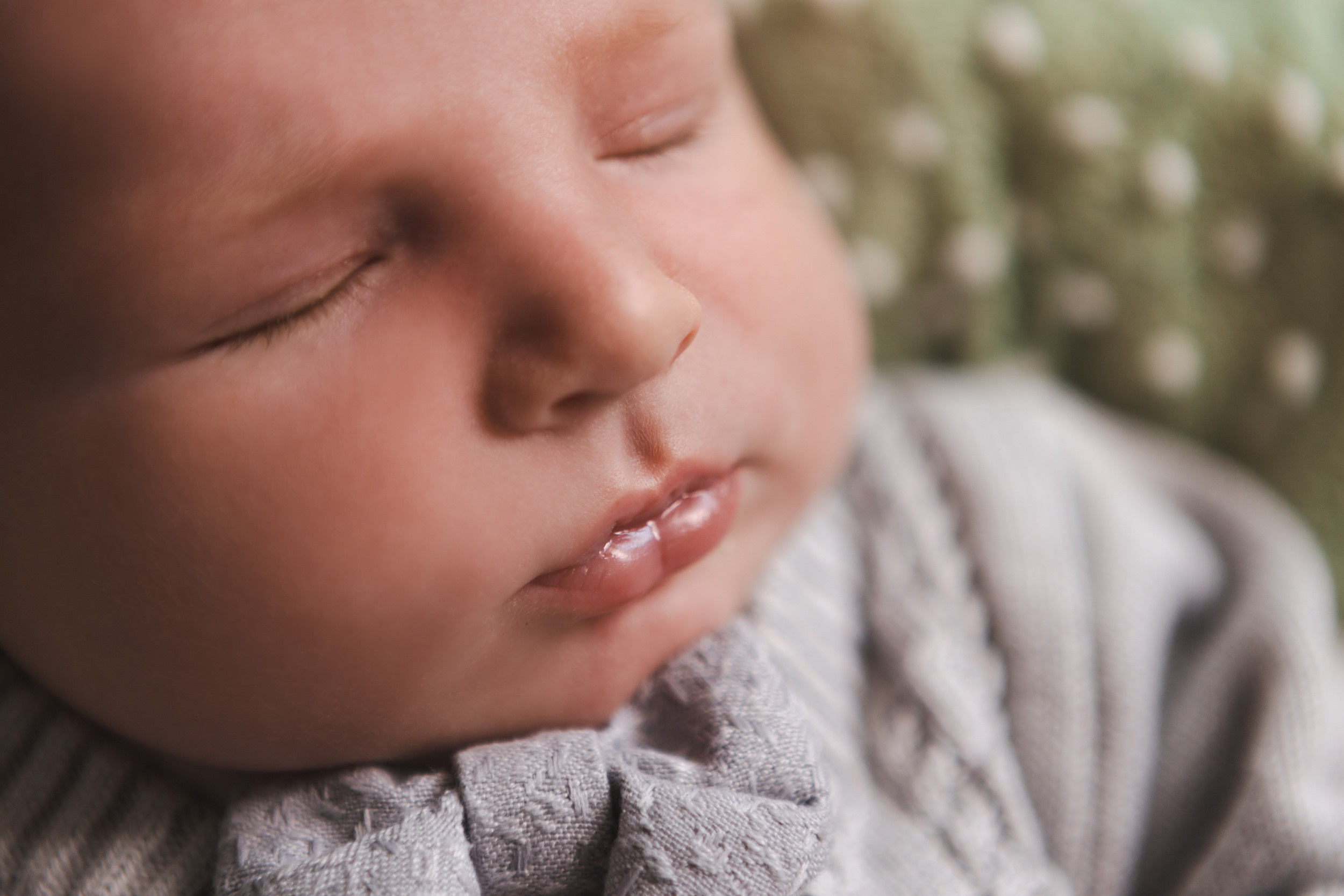 Семейная съёмка с новорожденым. Фотограф в Оренбурге. Профессиональный фотограф