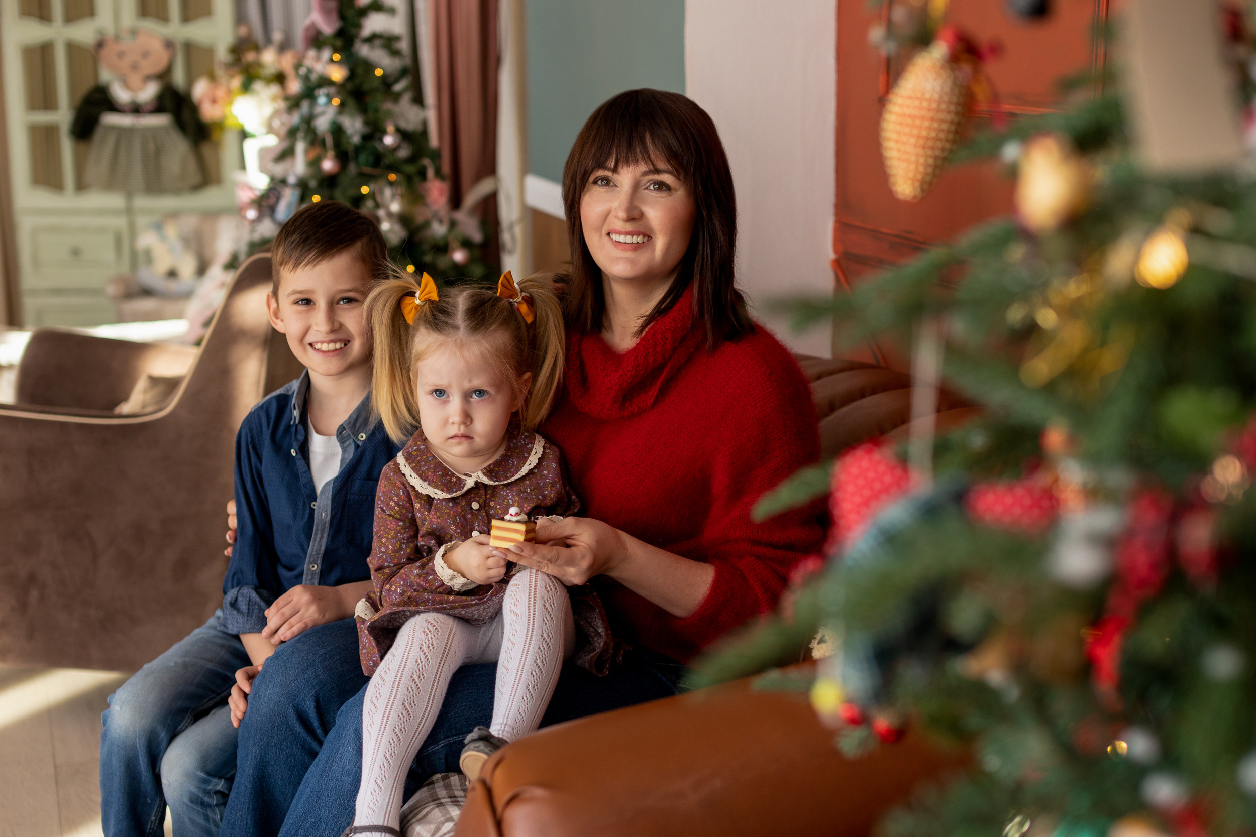 Семейная студийная фотосессия. Фотограф в Оренбурге. Профессиональный фотограф