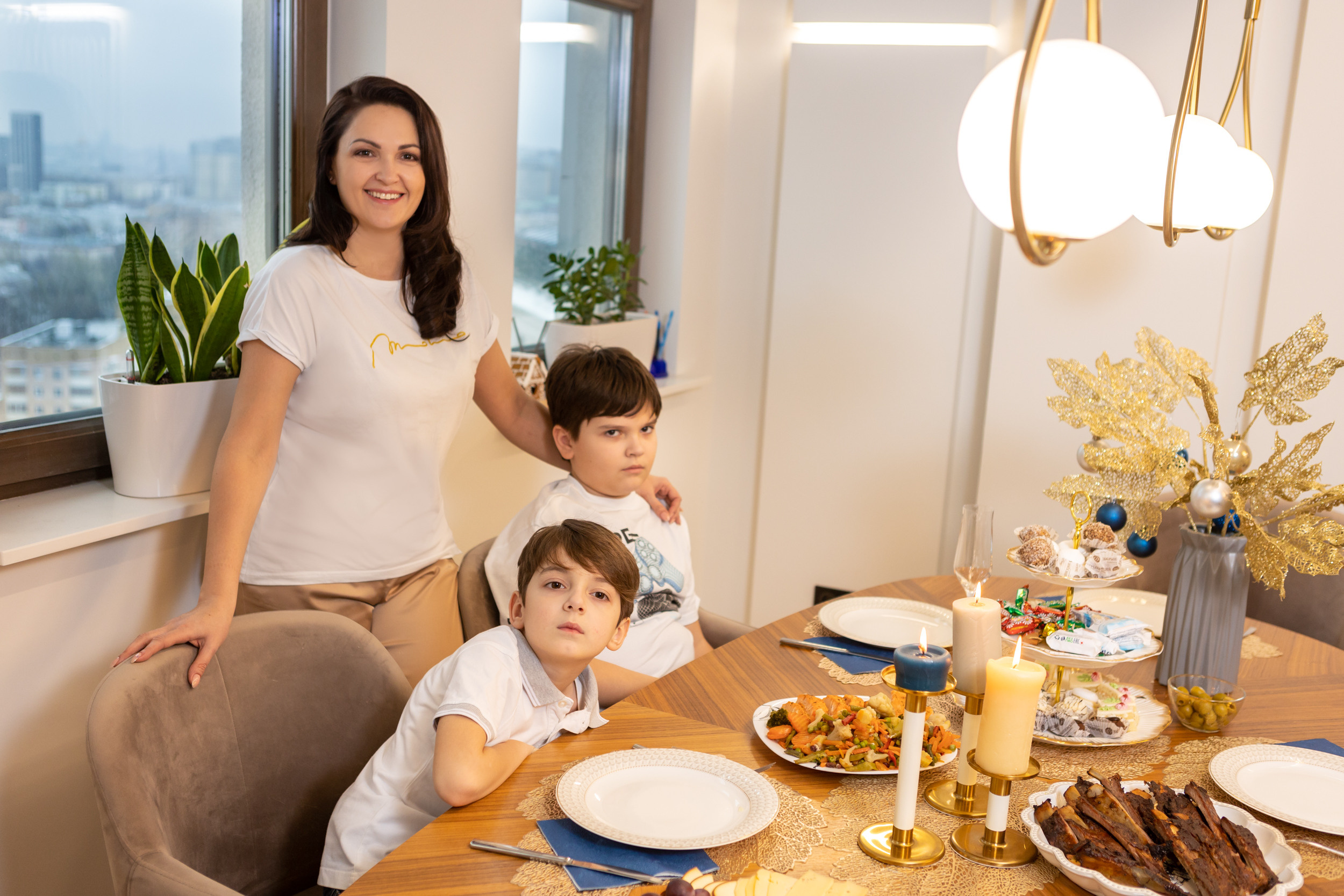 Семейная фотосессия дома. Фотограф в Оренбурге. Профессиональный фотограф