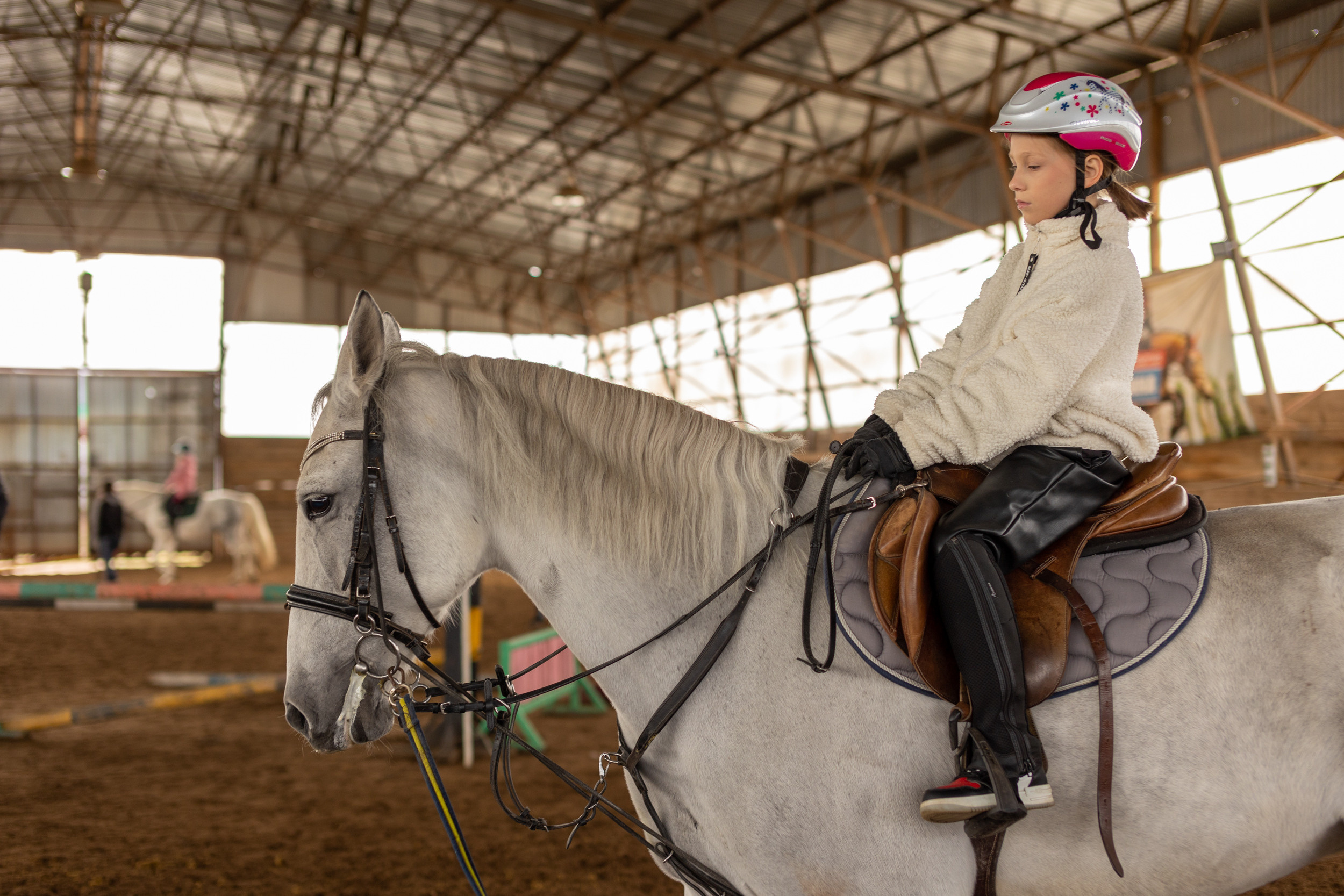 Фотосессия с детьми на ипподроме. Фотограф в Оренбурге. Профессиональный фотограф
