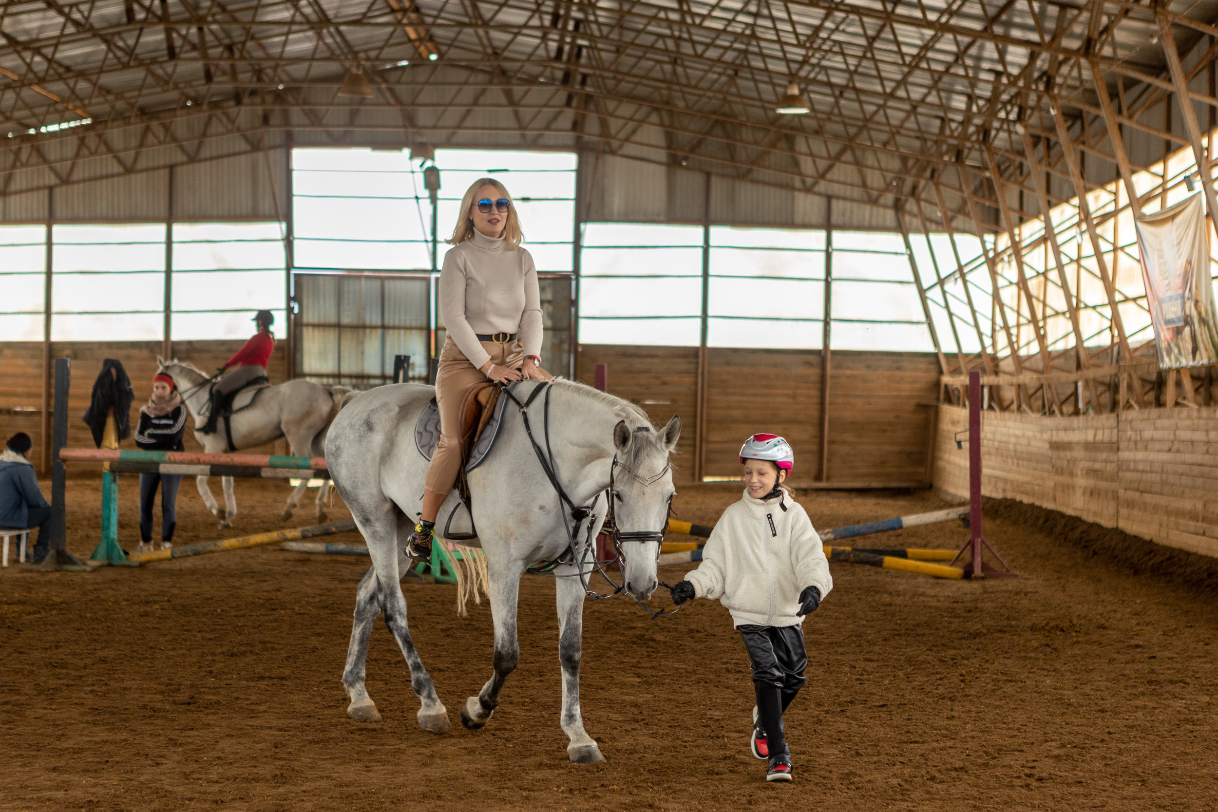 Фотосессия с детьми на ипподроме. Фотограф в Оренбурге. Профессиональный фотограф