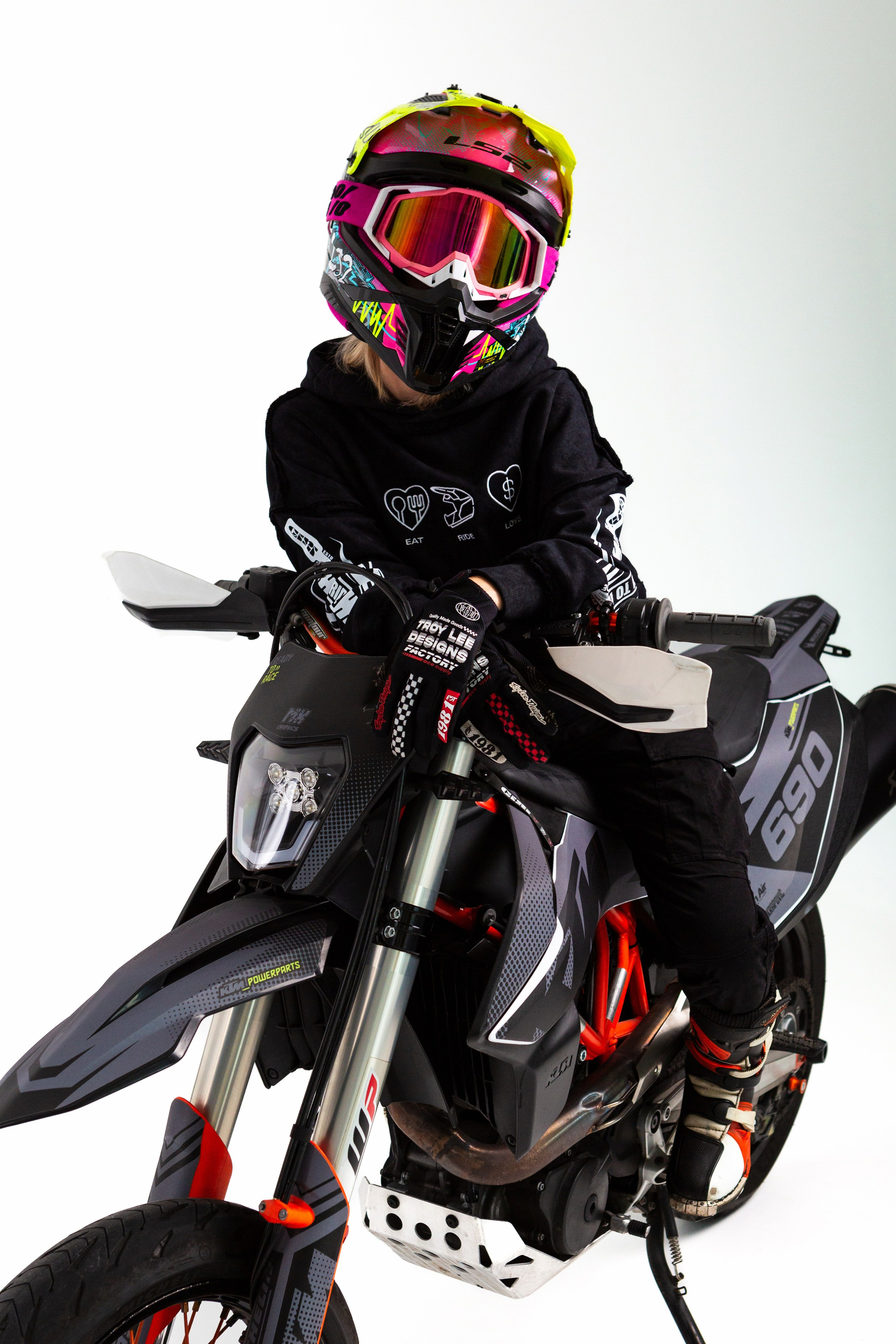 Giri rides. Khalimonov