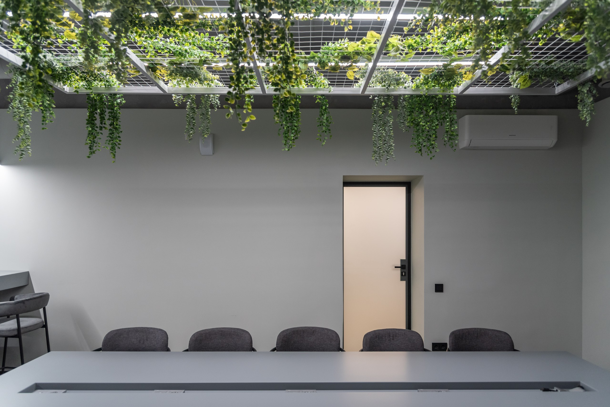 X corp | 2025. Архитектурный фотограф и 3D-художник Антон Мельников