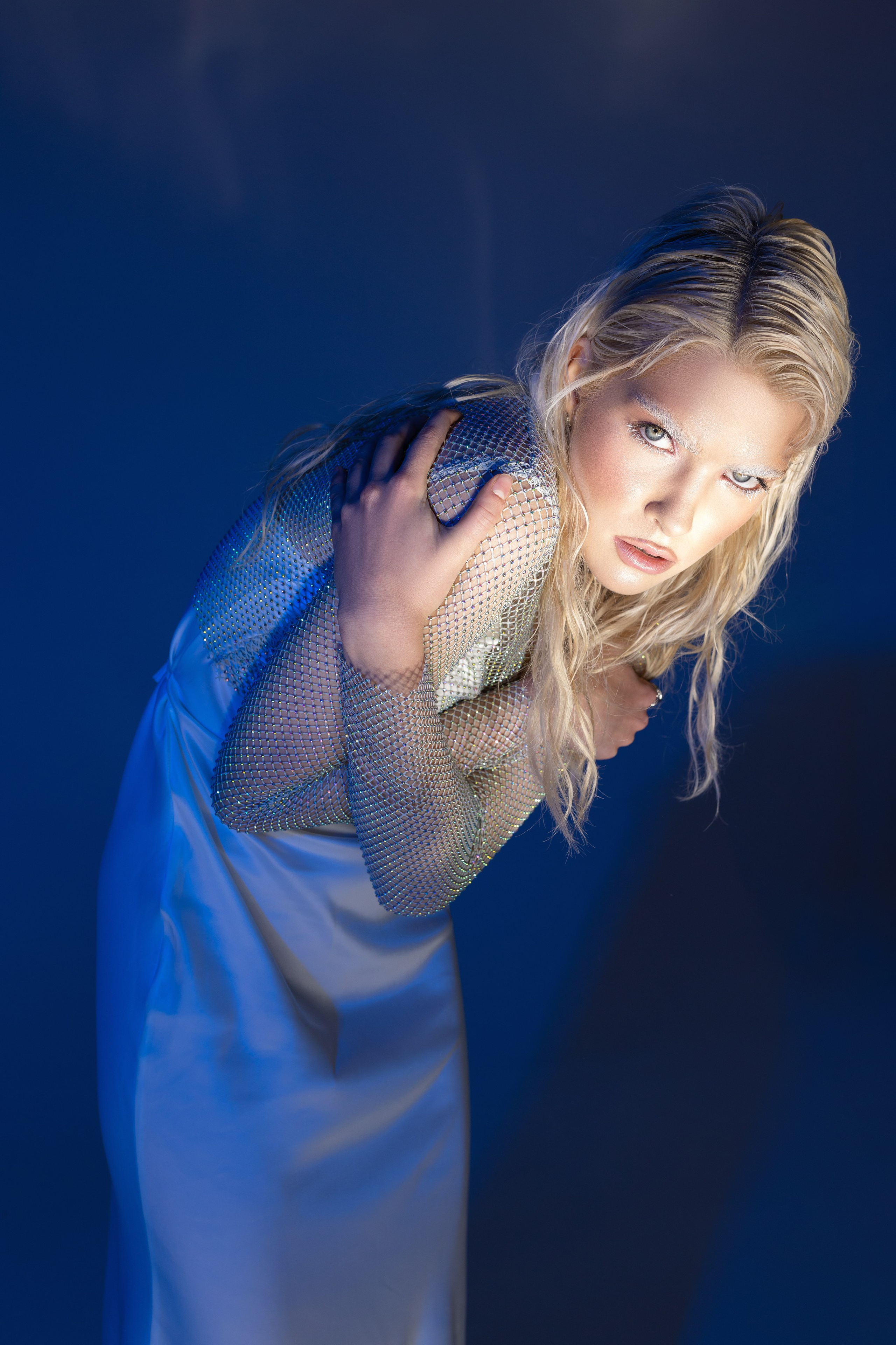 Цветной свет и фигуры. Фотограф Минск