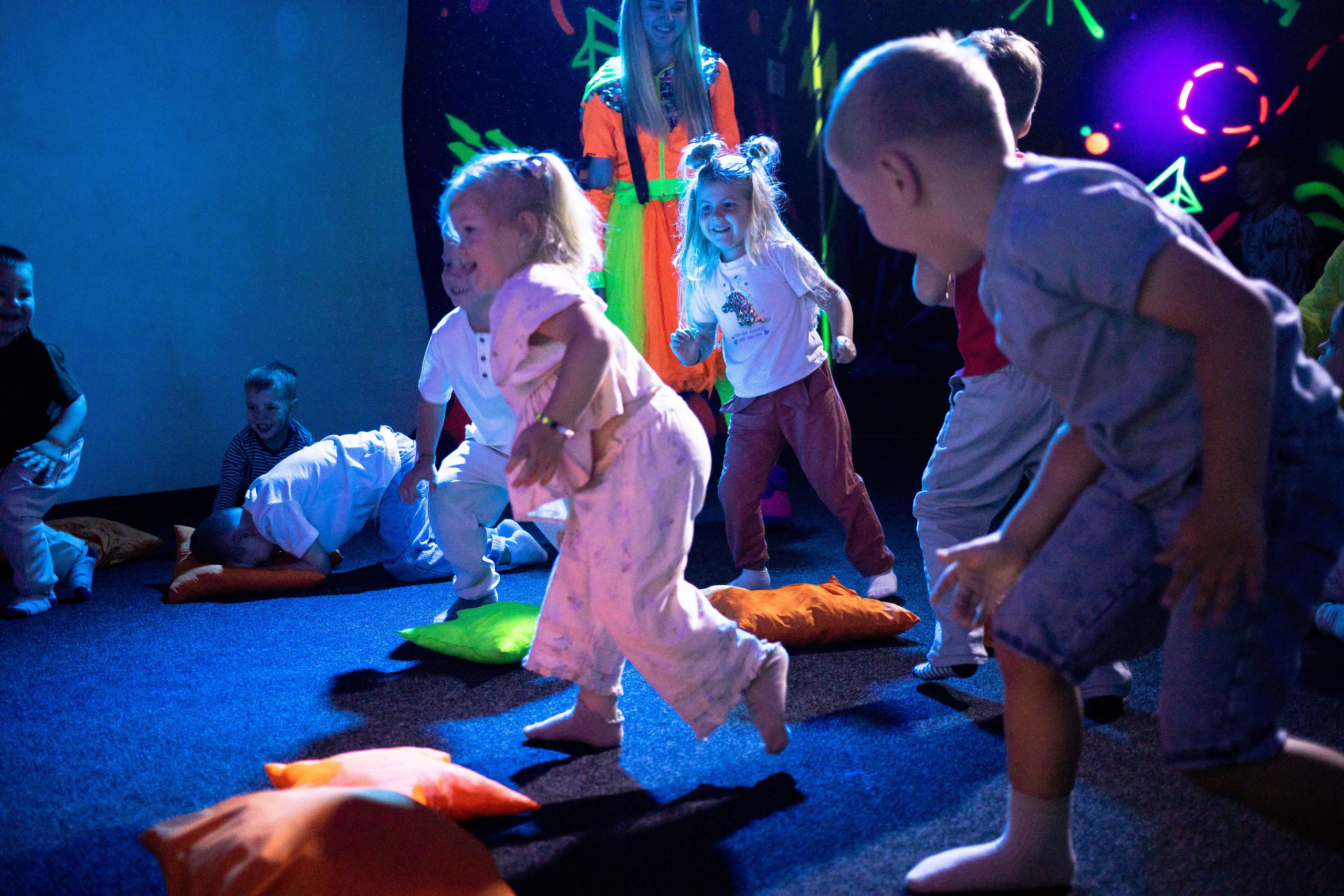 Марату 5. Фотографии с любовью