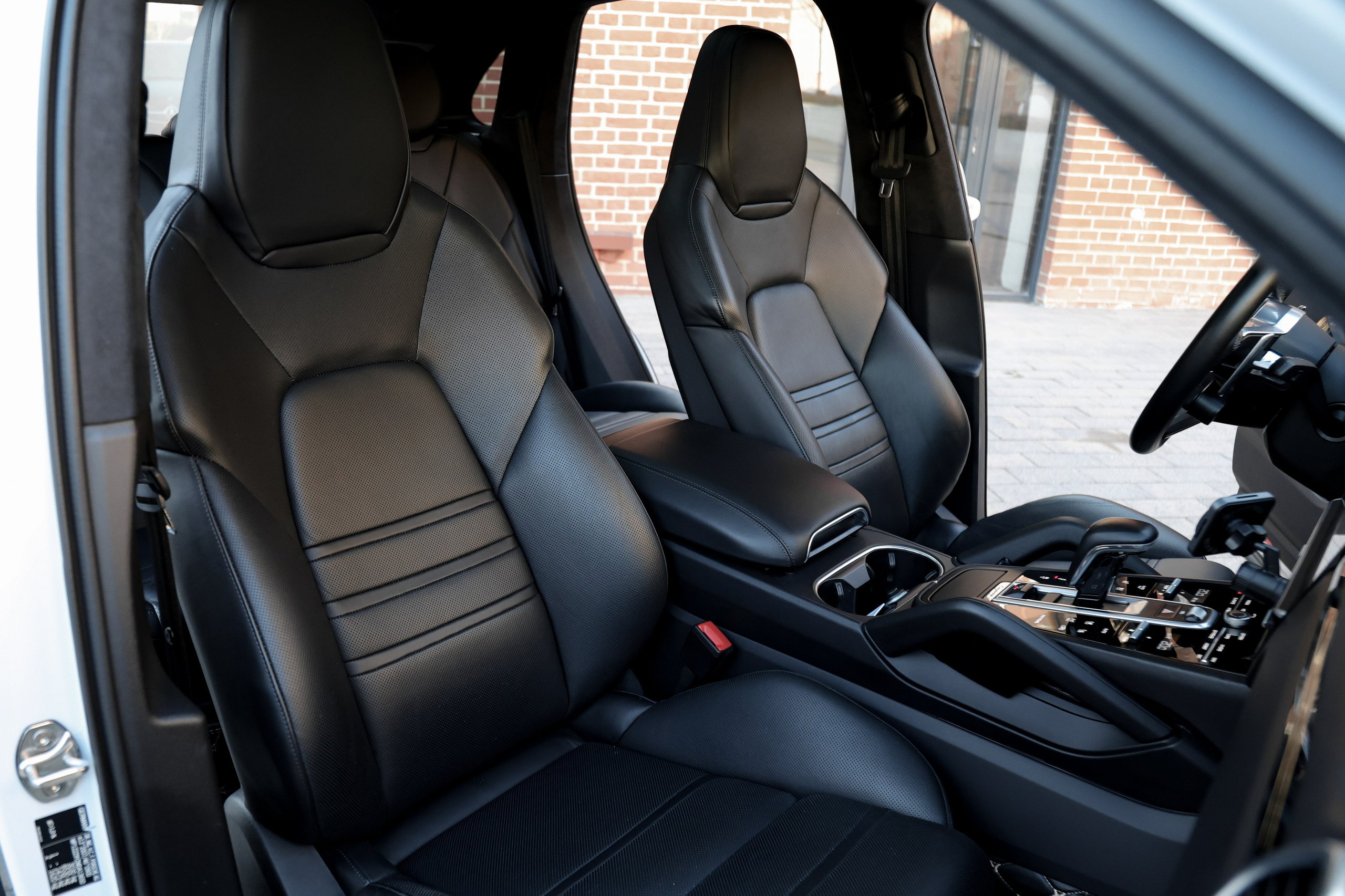 2020 Porsche Cayenne 3.0 AT. Mixturecaptures