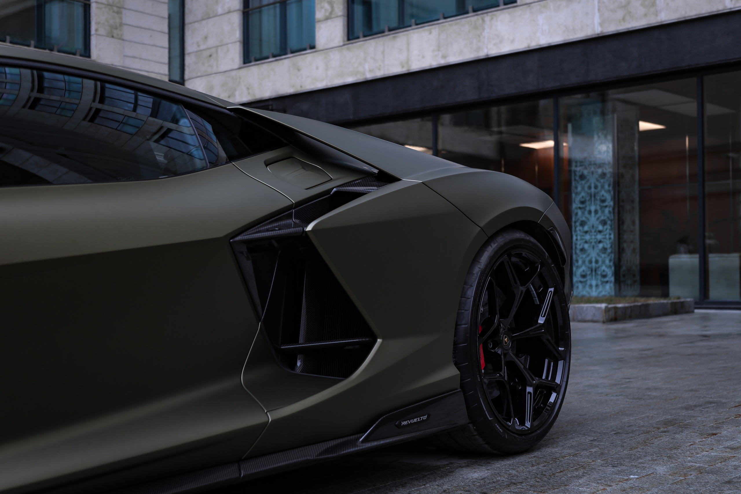 2024 Lamborghini Revuelto 6.5 AMT. Mixturecaptures