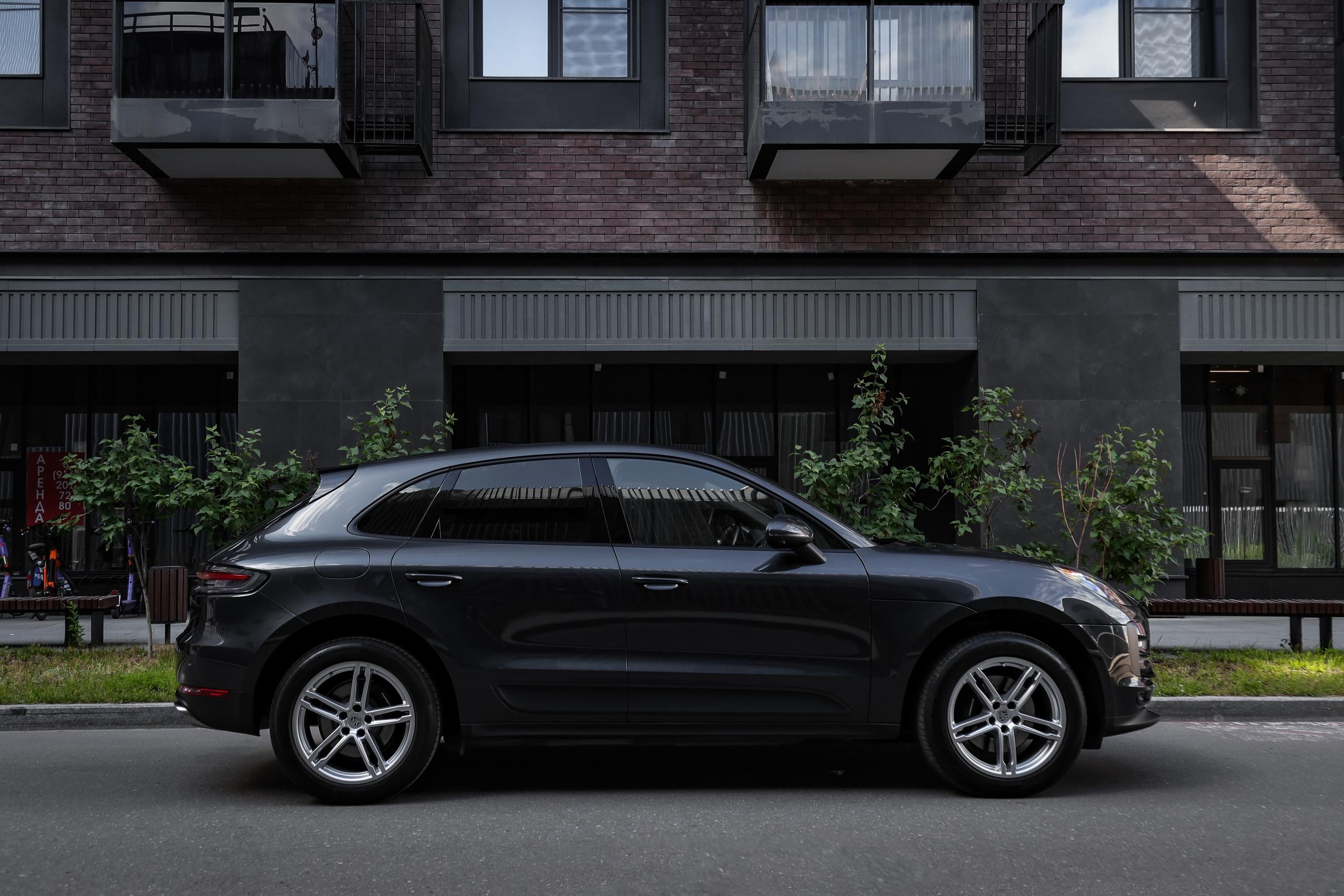 2020 PORSCHE MACAN. Mixturecaptures