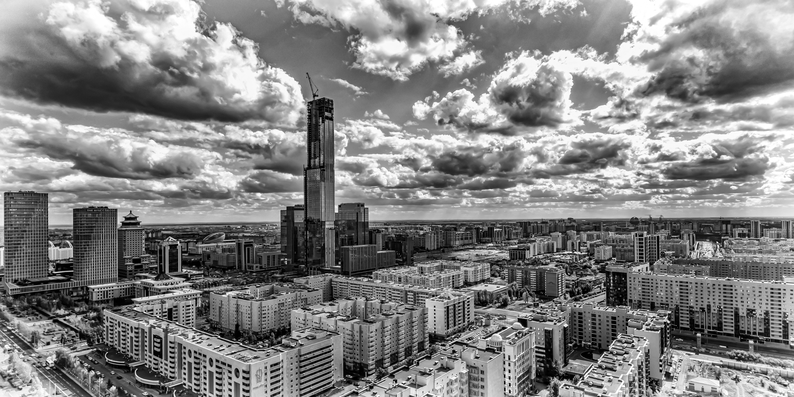 Черно белая фотография. Профессиональный фотограф в Астане