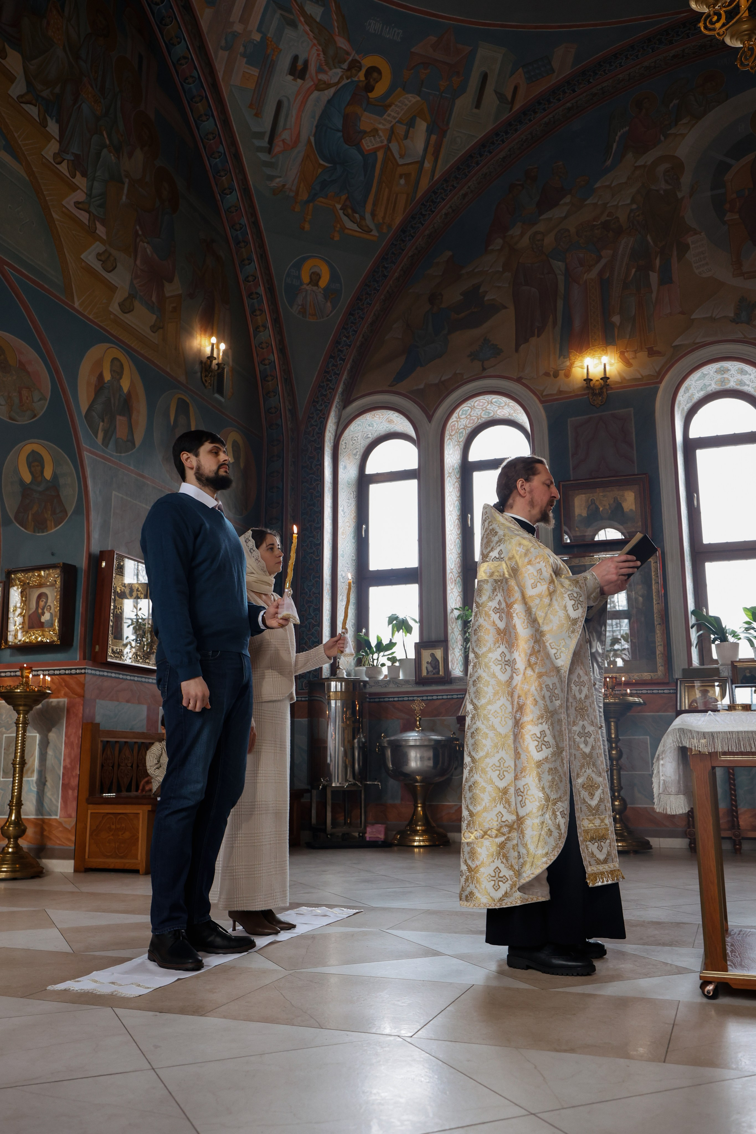 Венчание в Церкви Успения Пресвятой Богородицы в Химках. Фотограф Анастасия Залевская