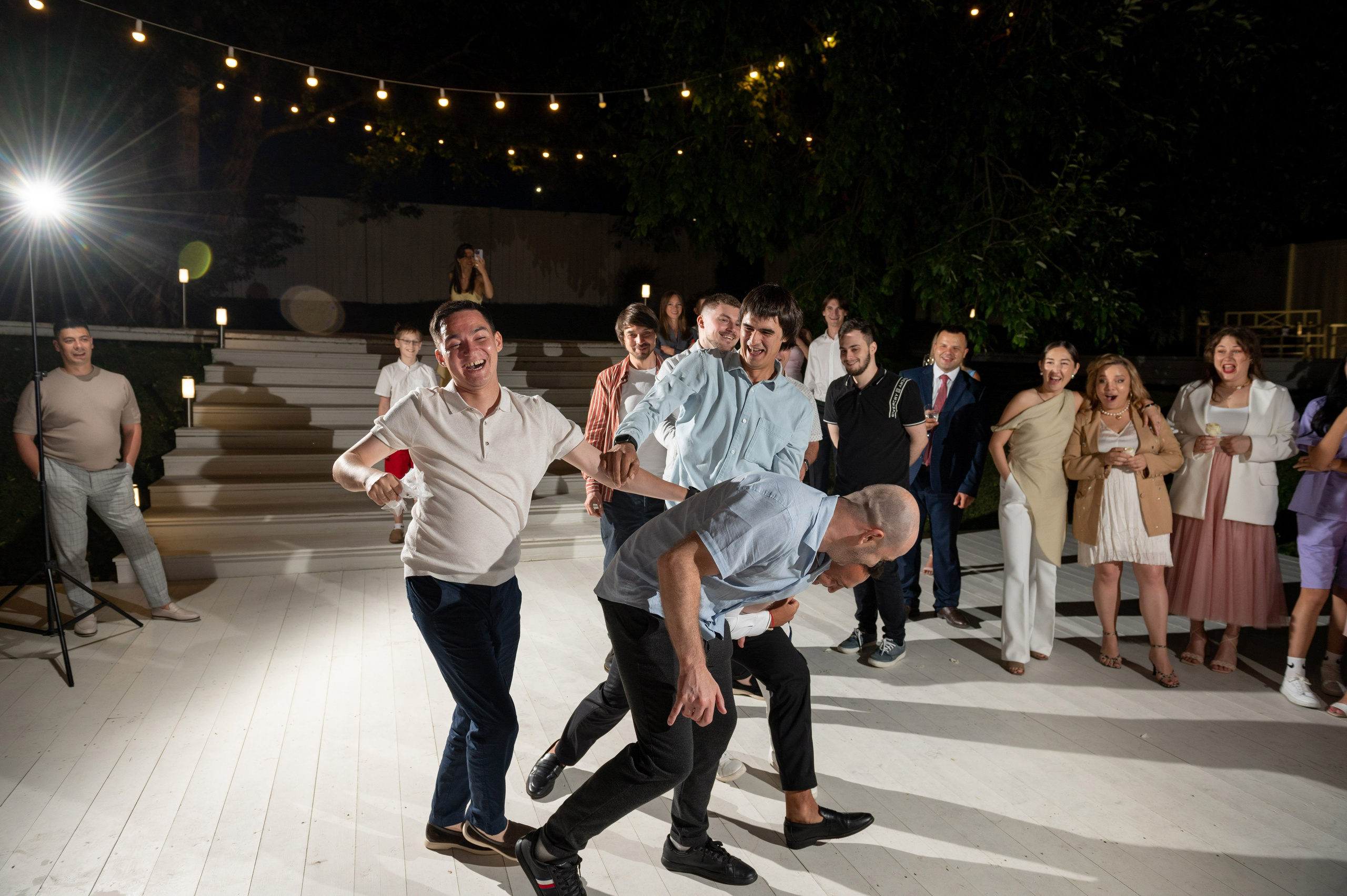 Классическая свадебная фотосессия Аины и Антона по самым красивым местам для свадебной прогулки в Санкт-Петербурге. Портретный, семейный и свадебный фотограф в Санкт-Петербурге и в Пушкине Ширяев Денис