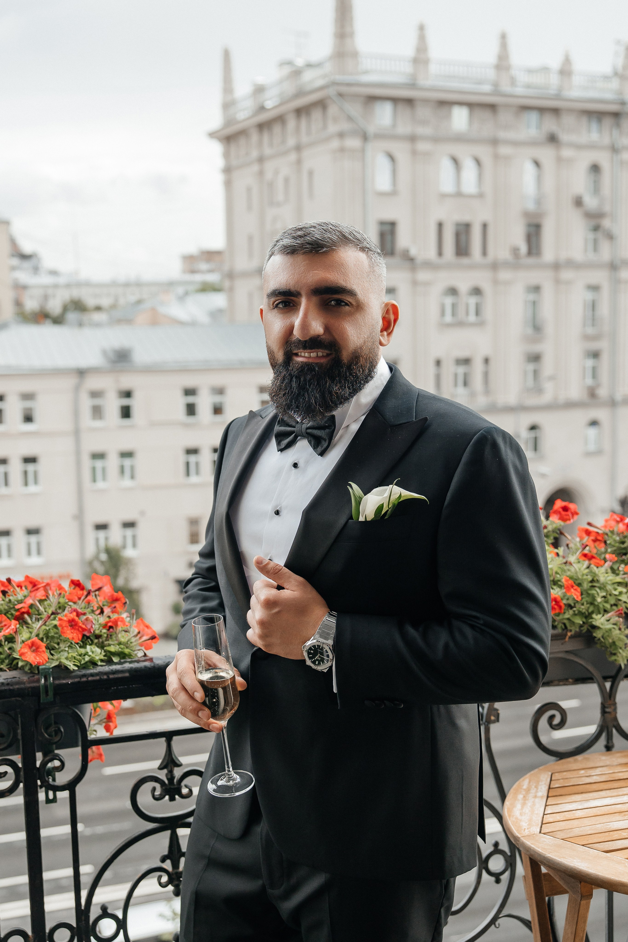 Свадебная фотосессия в отеле Hartwell в Москве. Свадебный фотограф в Москве Дарья Олендарёва