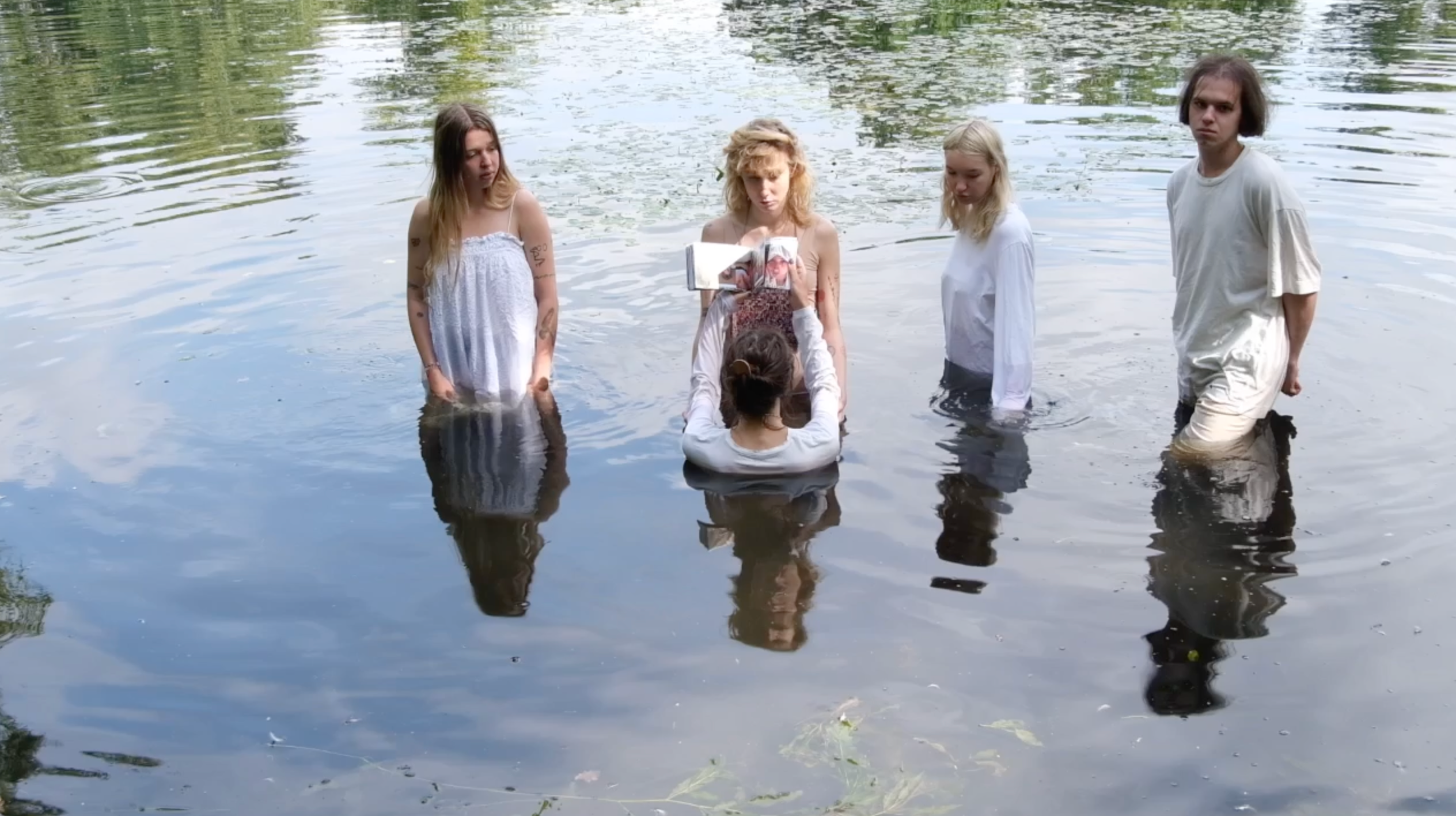 Не плач (ь) [мультимедийный проект]. Аня белка — художница и фотограф