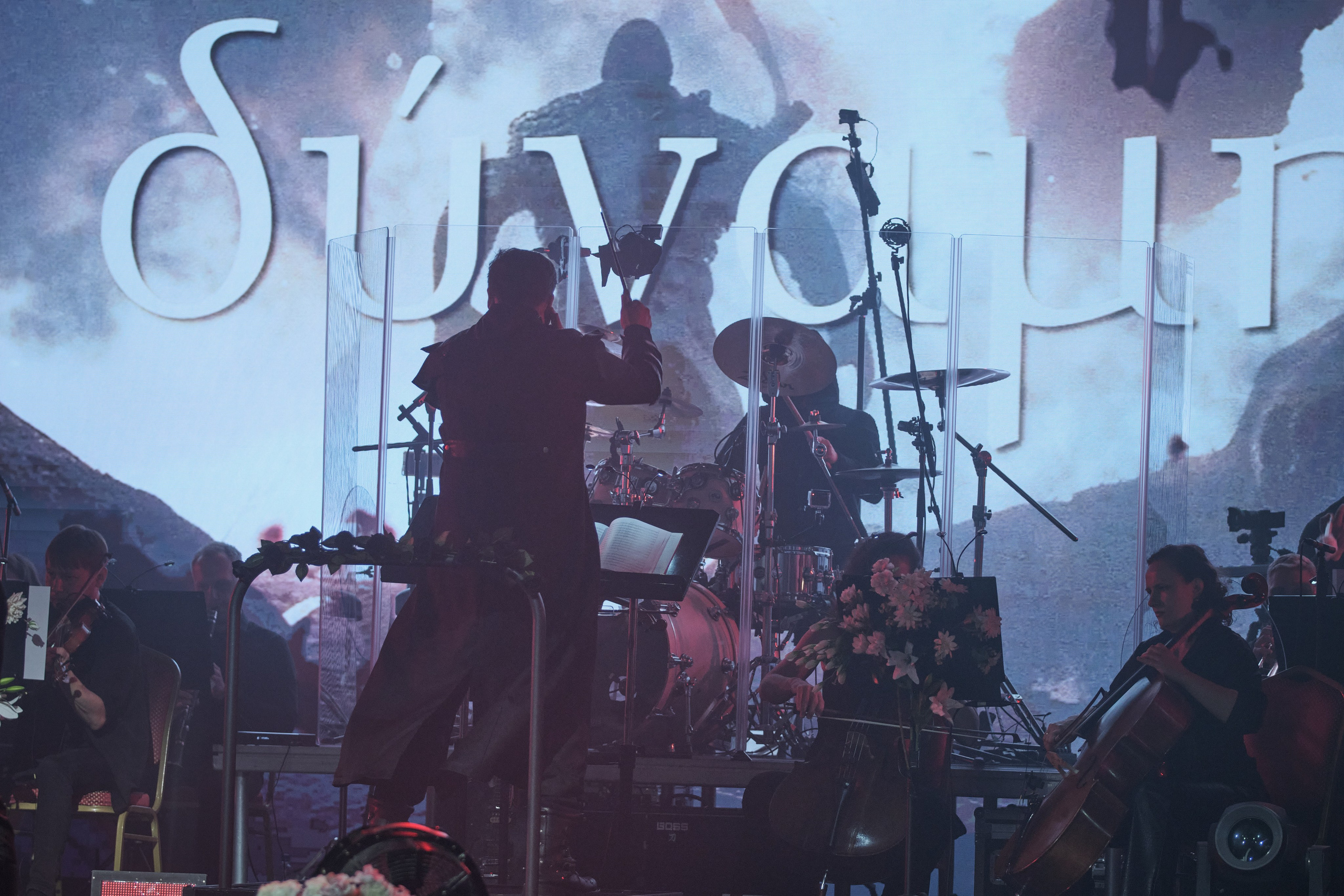 Saphath с симф.оркестром. Фотограф. г. Южно-Сахалинск. Олег Толстов