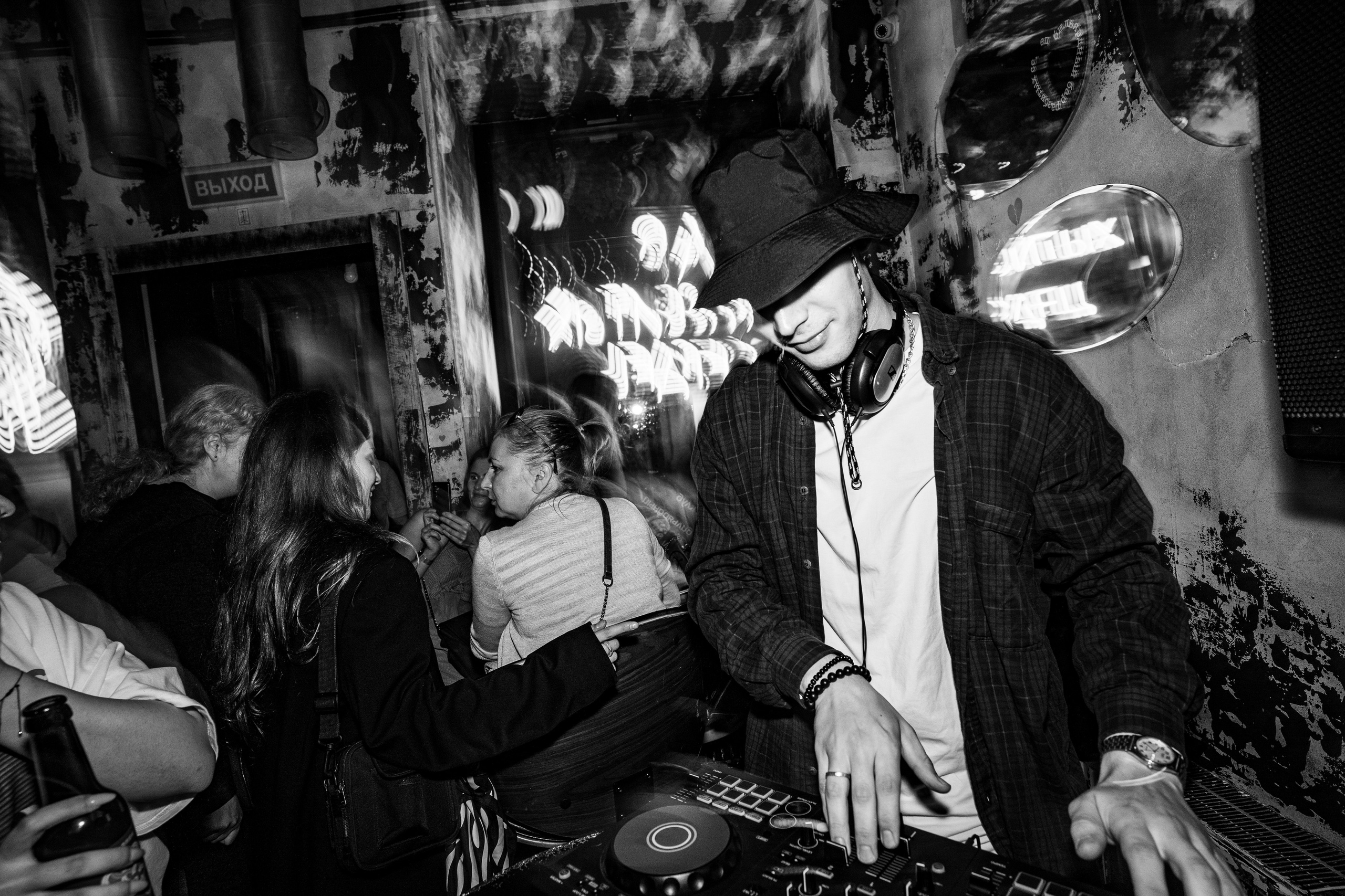 Бар разбитых сердец — 10/12 DJ's. Концертный и репортажный фотограф в Санкт-Петербурге Слава Пахомов